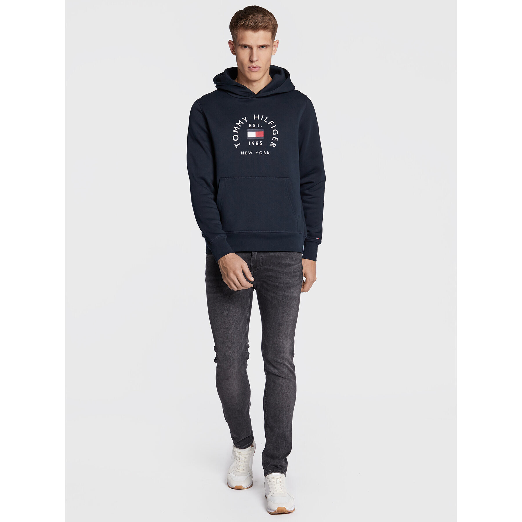 Tommy Hilfiger Mikina Flag Arch MW0MW27842 Tmavomodrá Regular Fit - Pepit.cz