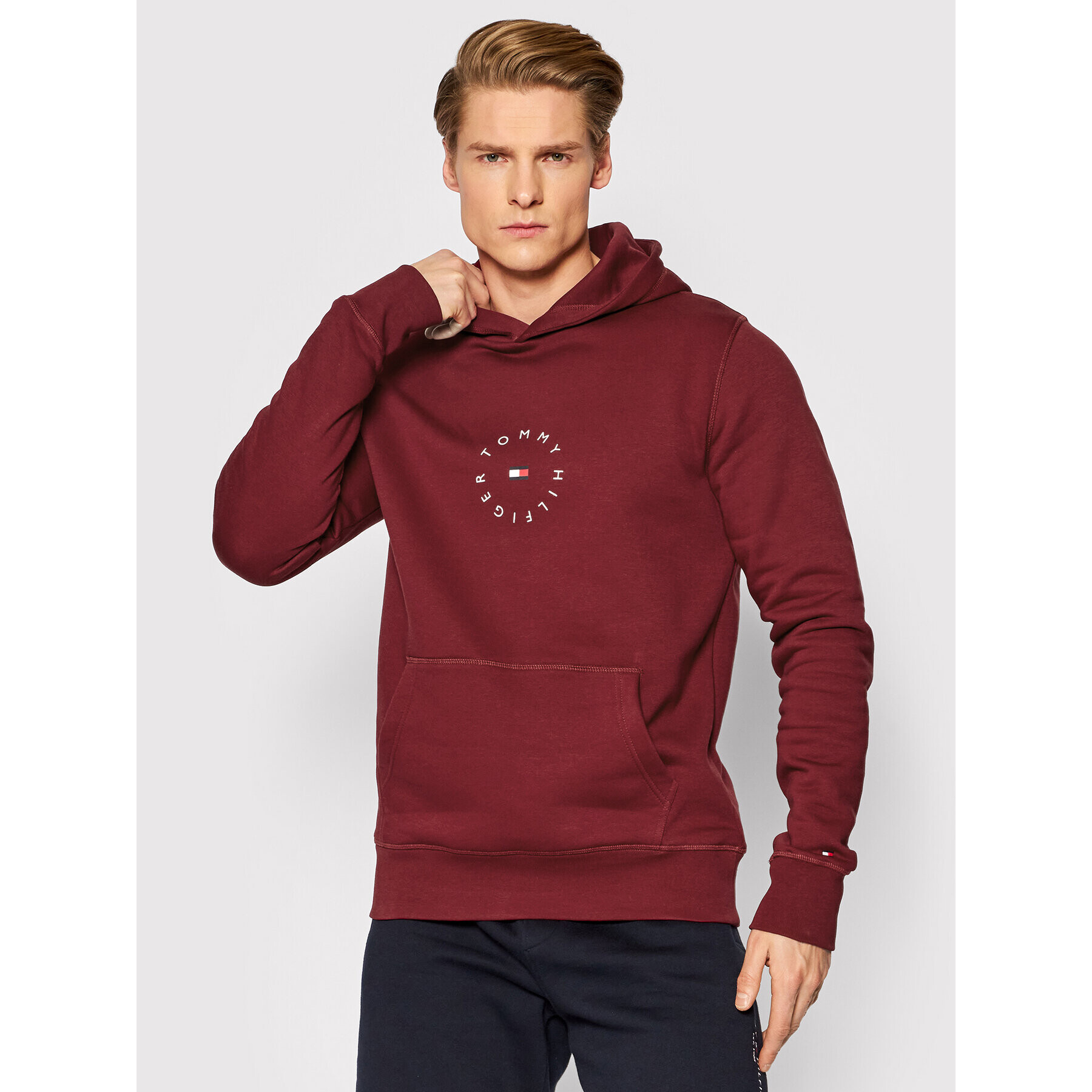 Tommy Hilfiger Mikina Roundall Graphic MW0MW22116 Bordó Regular Fit - Pepit.cz