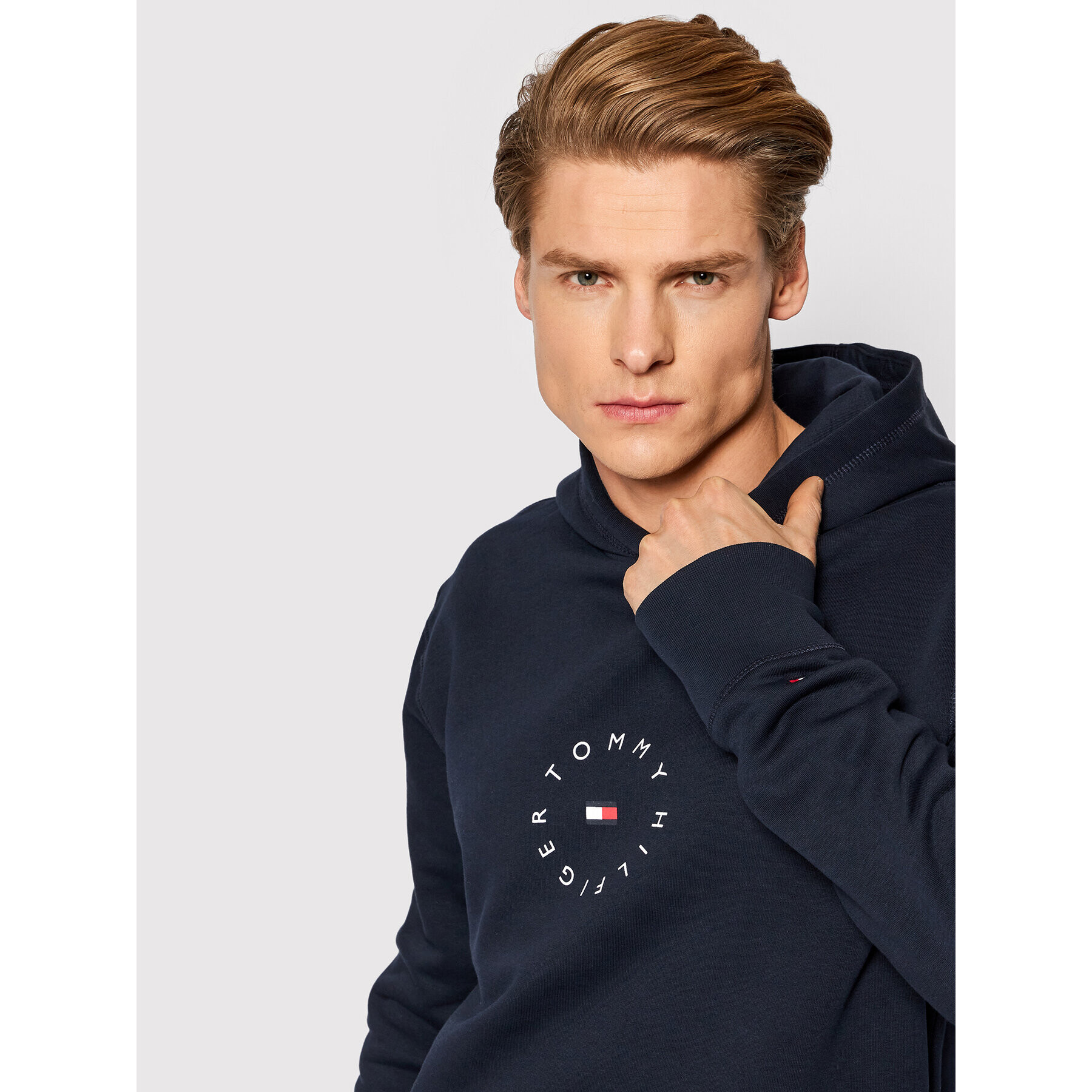 Tommy Hilfiger Mikina Roundall Graphic MW0MW22116 Tmavomodrá Regular Fit - Pepit.cz