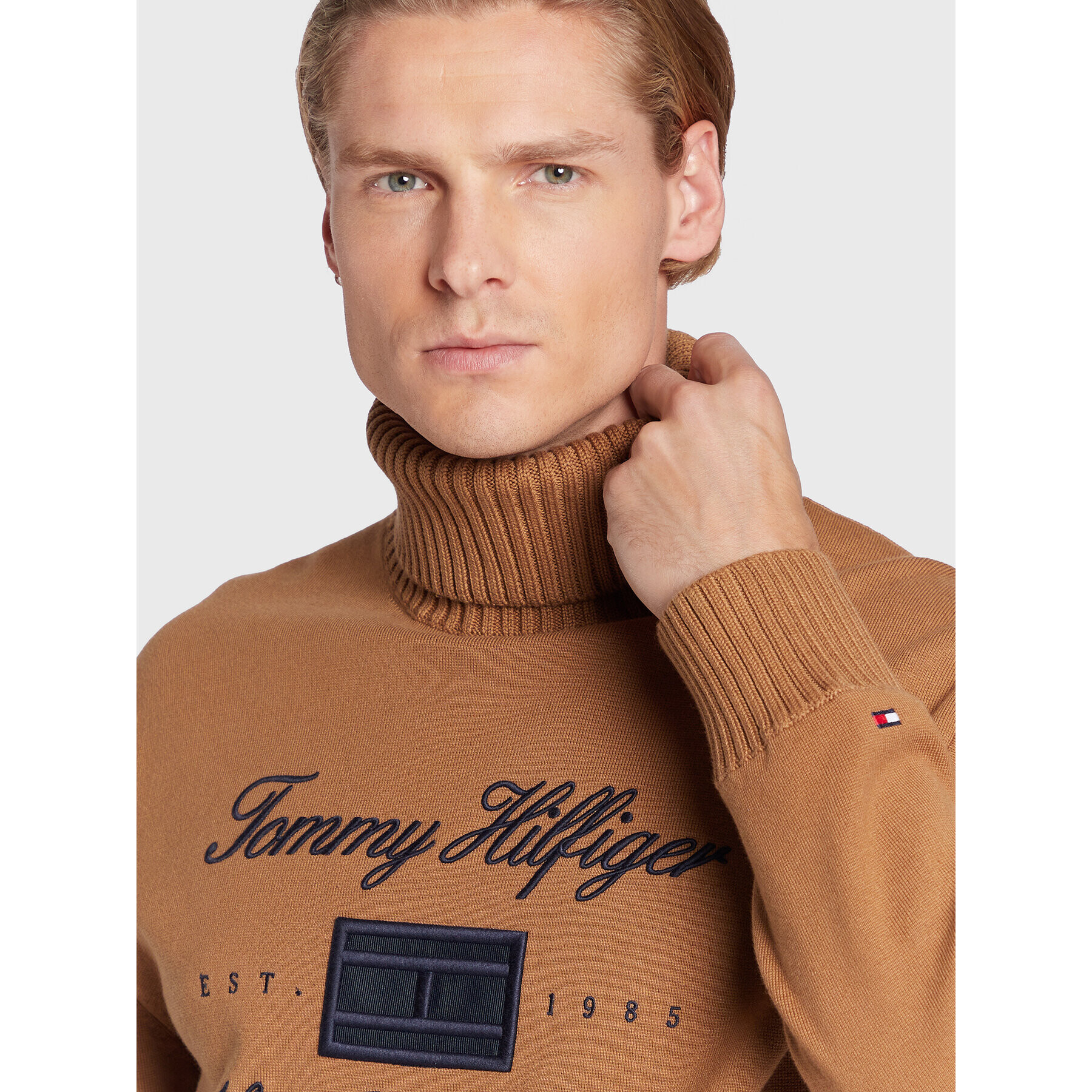 Tommy Hilfiger Rolák MW0MW27937 Hnědá Loose Fit - Pepit.cz