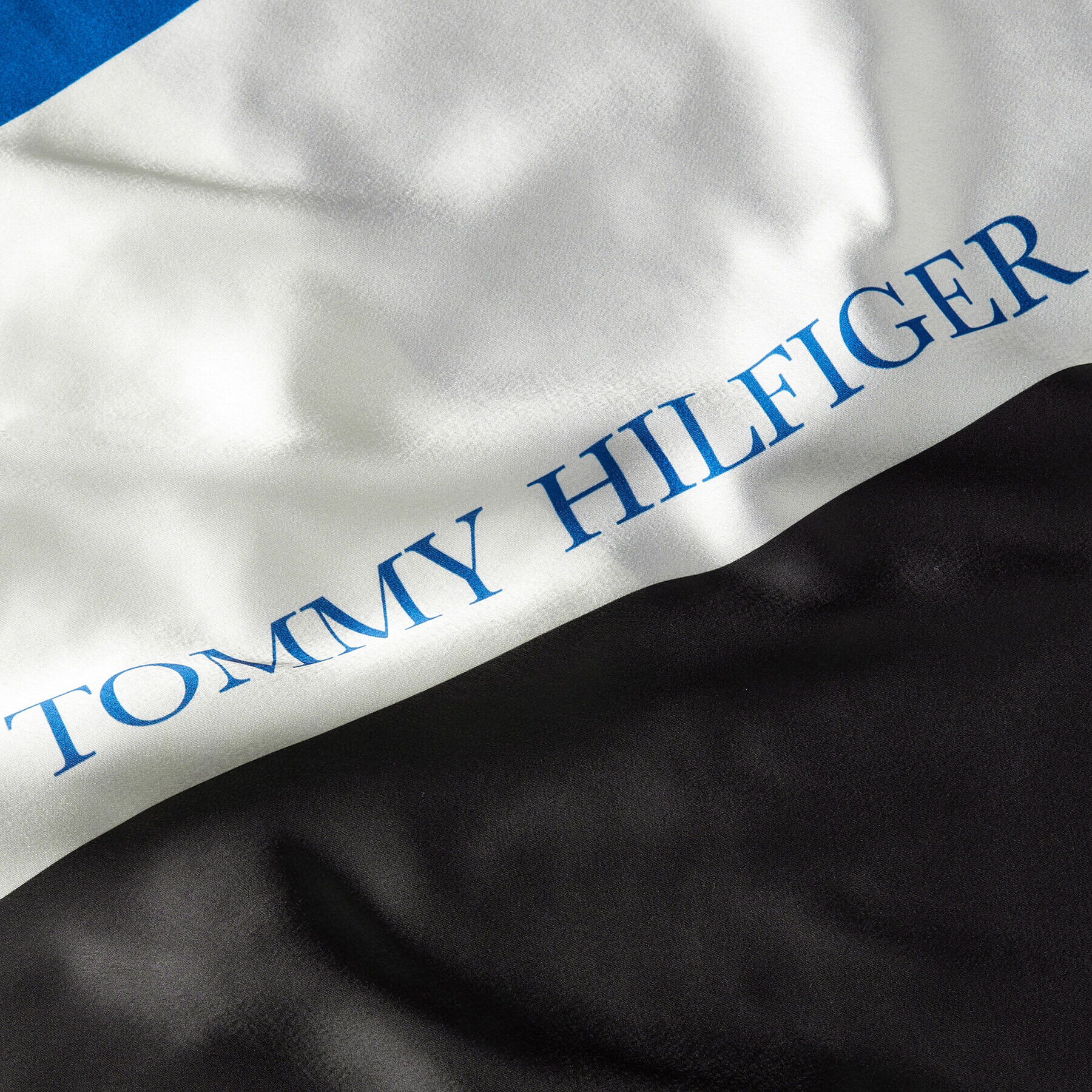 Tommy Hilfiger Šátek Th Evening Big Satin AW0AW15919 Modrá - Pepit.cz