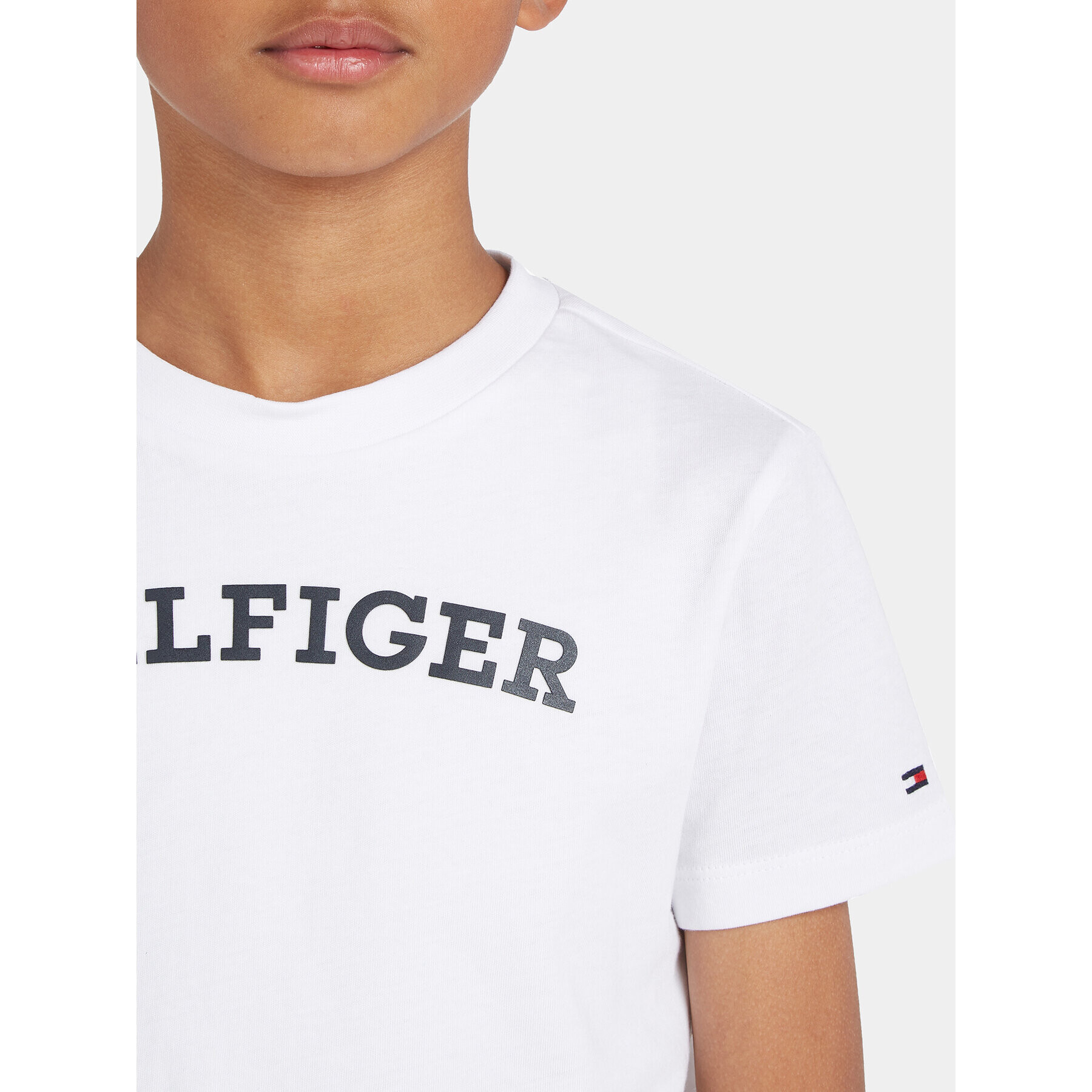 Tommy Hilfiger T-Shirt Arched KB0KB08333 D Bílá Regular Fit - Pepit.cz