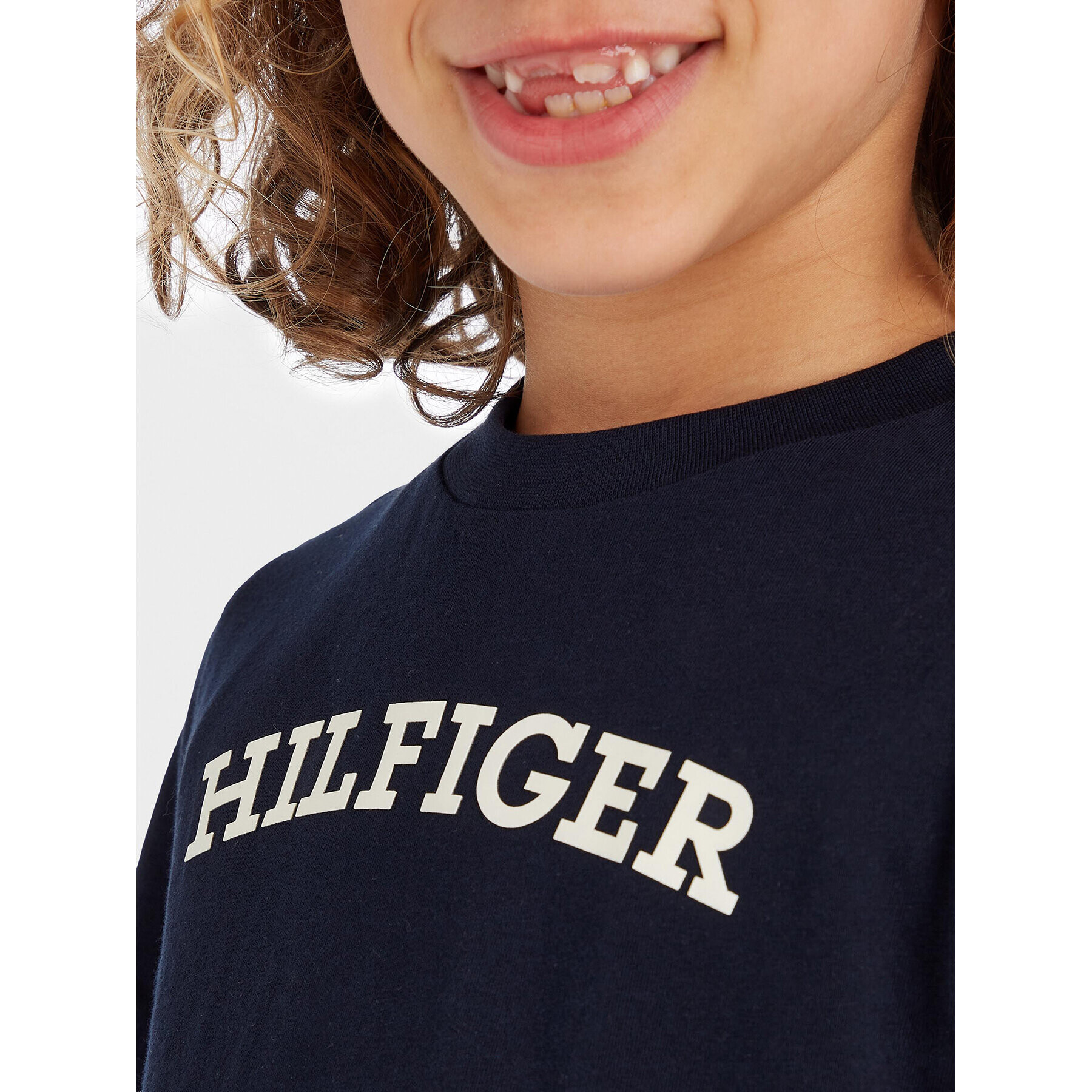 Tommy Hilfiger T-Shirt Arched KB0KB08333 M Tmavomodrá Regular Fit - Pepit.cz