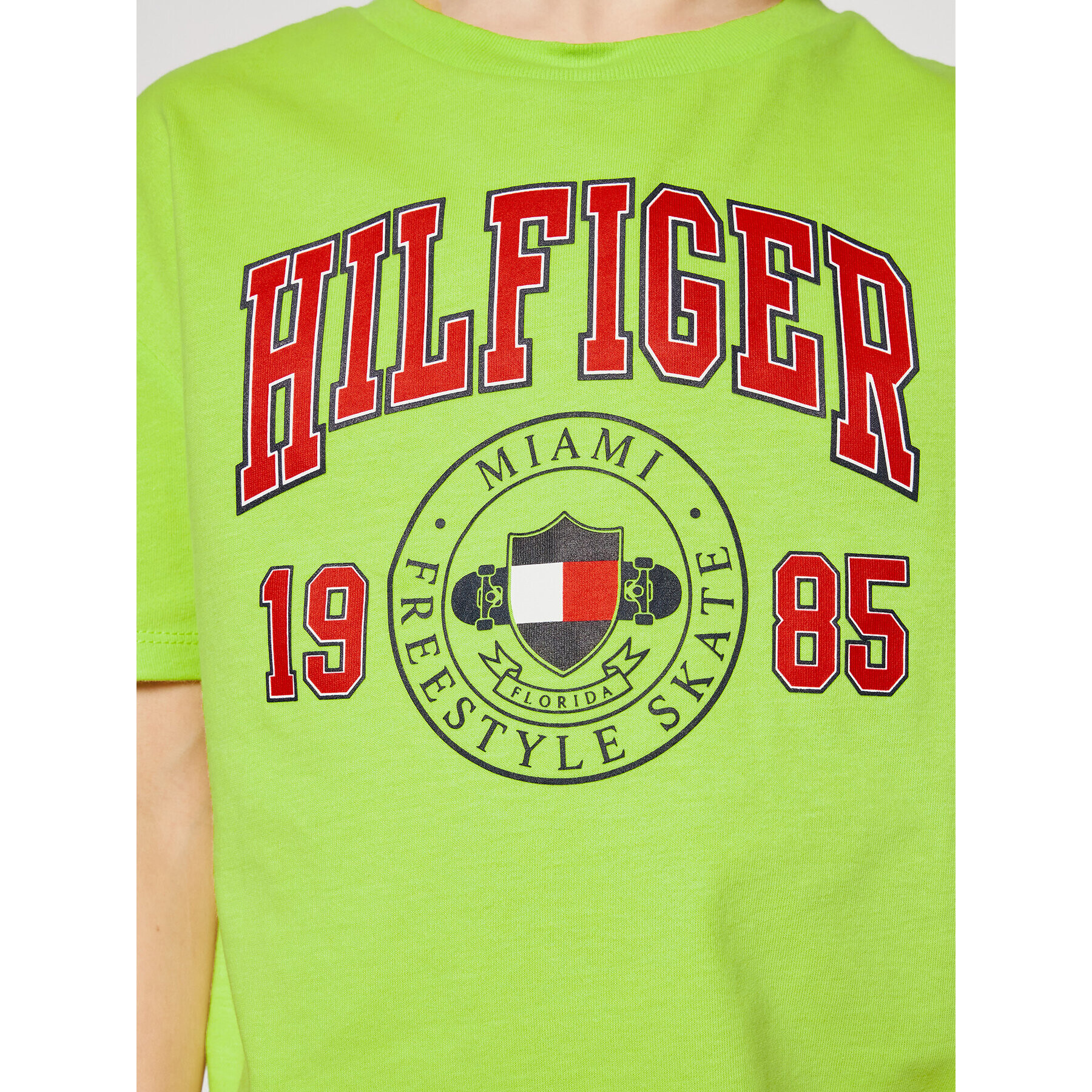 Tommy Hilfiger T-Shirt Artwork KB0KB06519 D Zelená Regular Fit - Pepit.cz