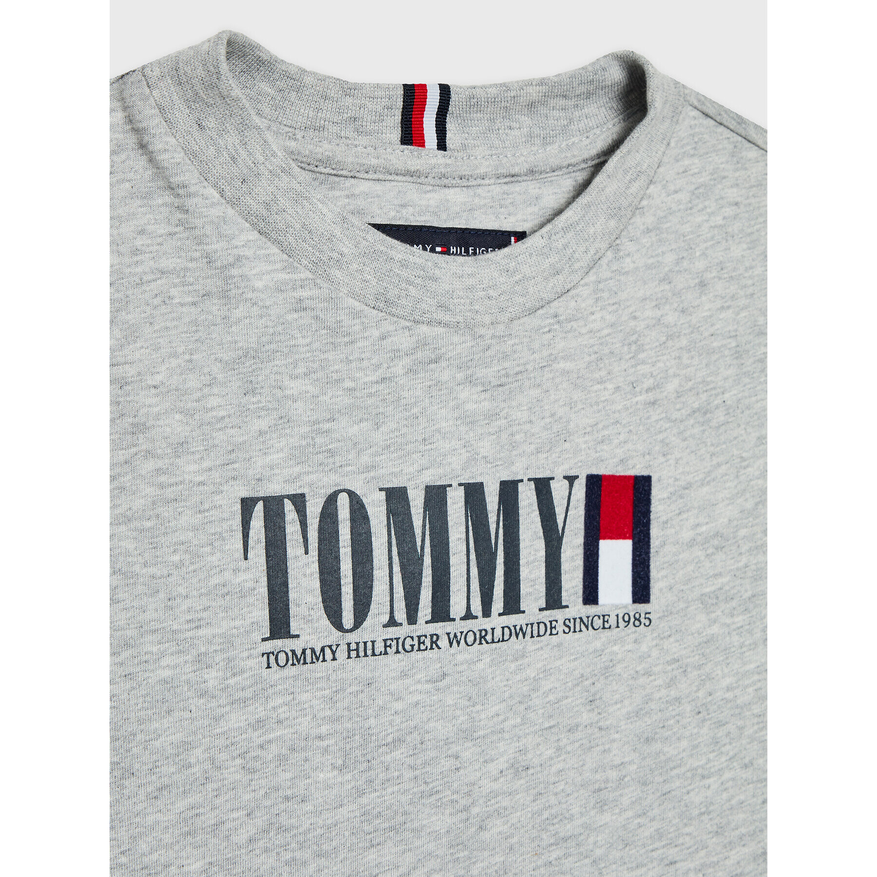 Tommy Hilfiger T-Shirt Graphic Tee KB0KB07788 D Šedá Regular Fit - Pepit.cz