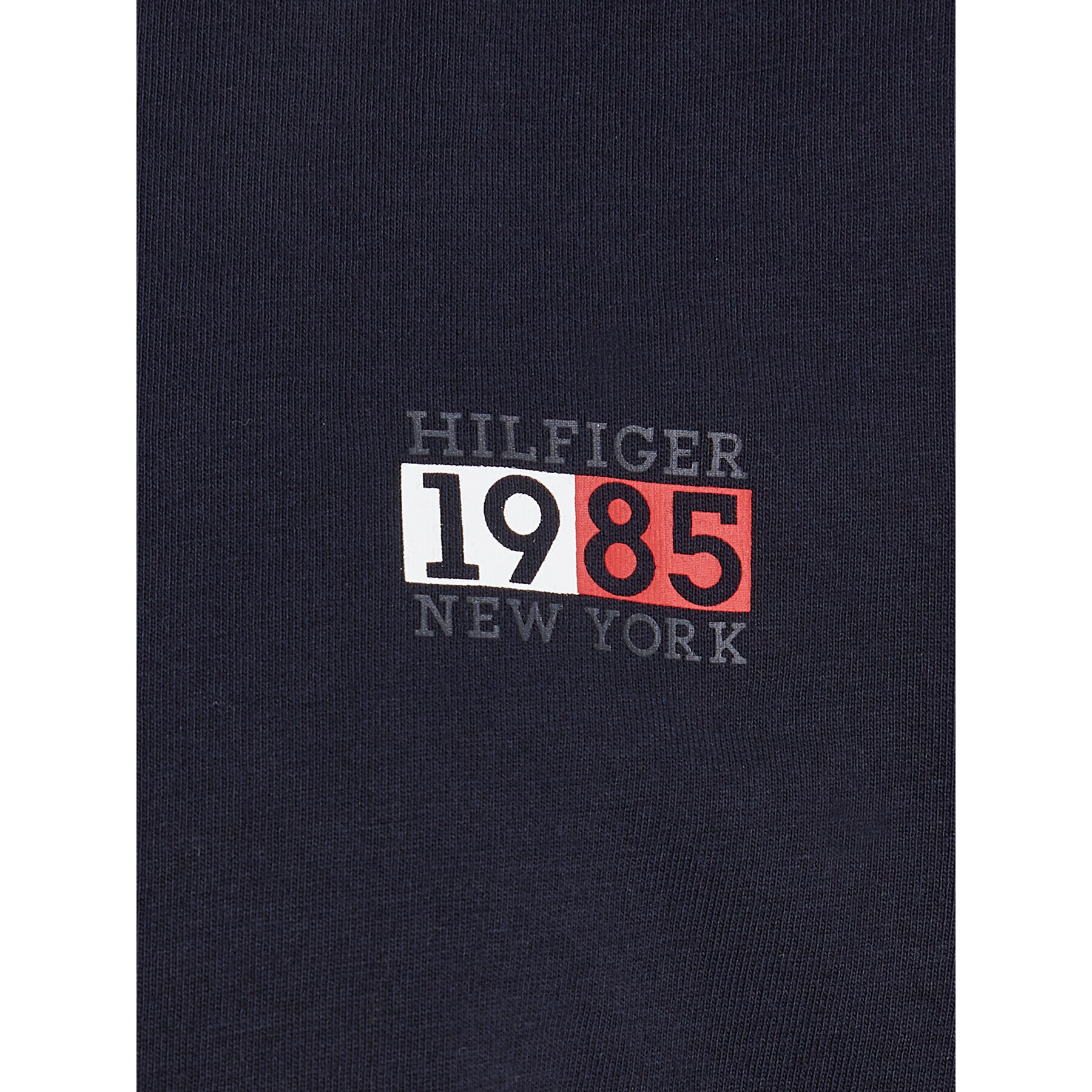 Tommy Hilfiger T-Shirt New York Flag KB0KB08626 M Tmavomodrá Regular Fit - Pepit.cz