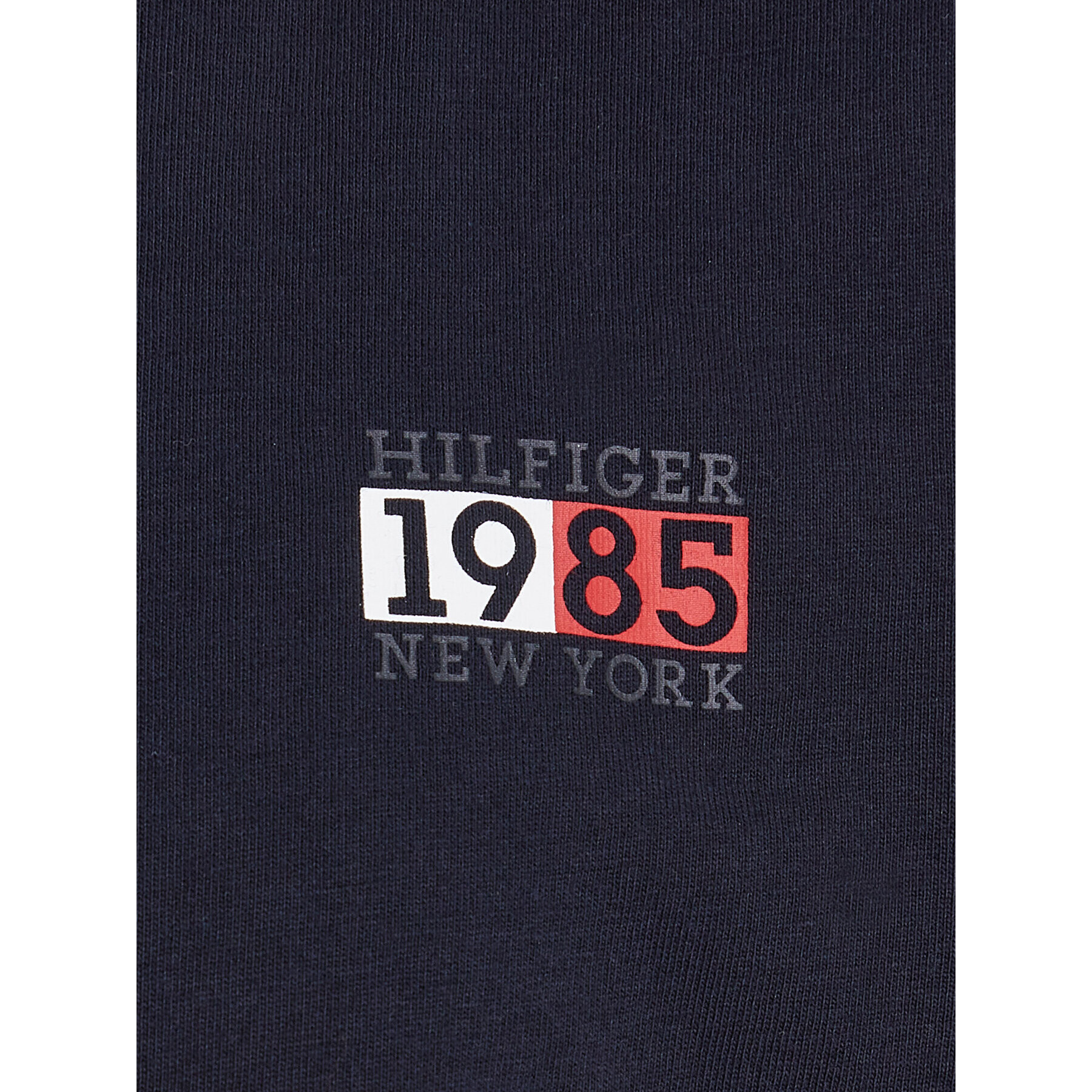 Tommy Hilfiger T-Shirt New York Flag KB0KB08626 S Tmavomodrá Regular Fit - Pepit.cz