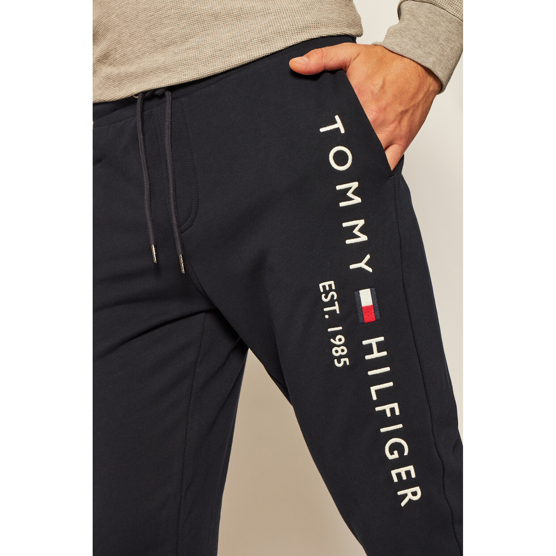 Tommy Hilfiger Teplákové kalhoty Basic Branded MW0MW08388 Tmavomodrá Regular Fit - Pepit.cz