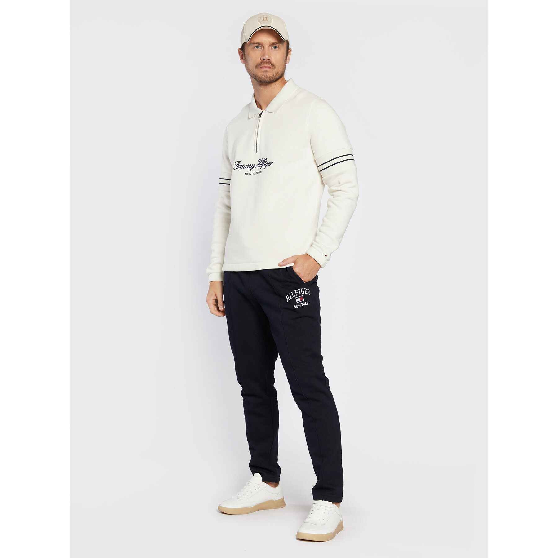 Tommy Hilfiger Teplákové kalhoty Modern Varsity MW0MW28174 Tmavomodrá Regular Fit - Pepit.cz