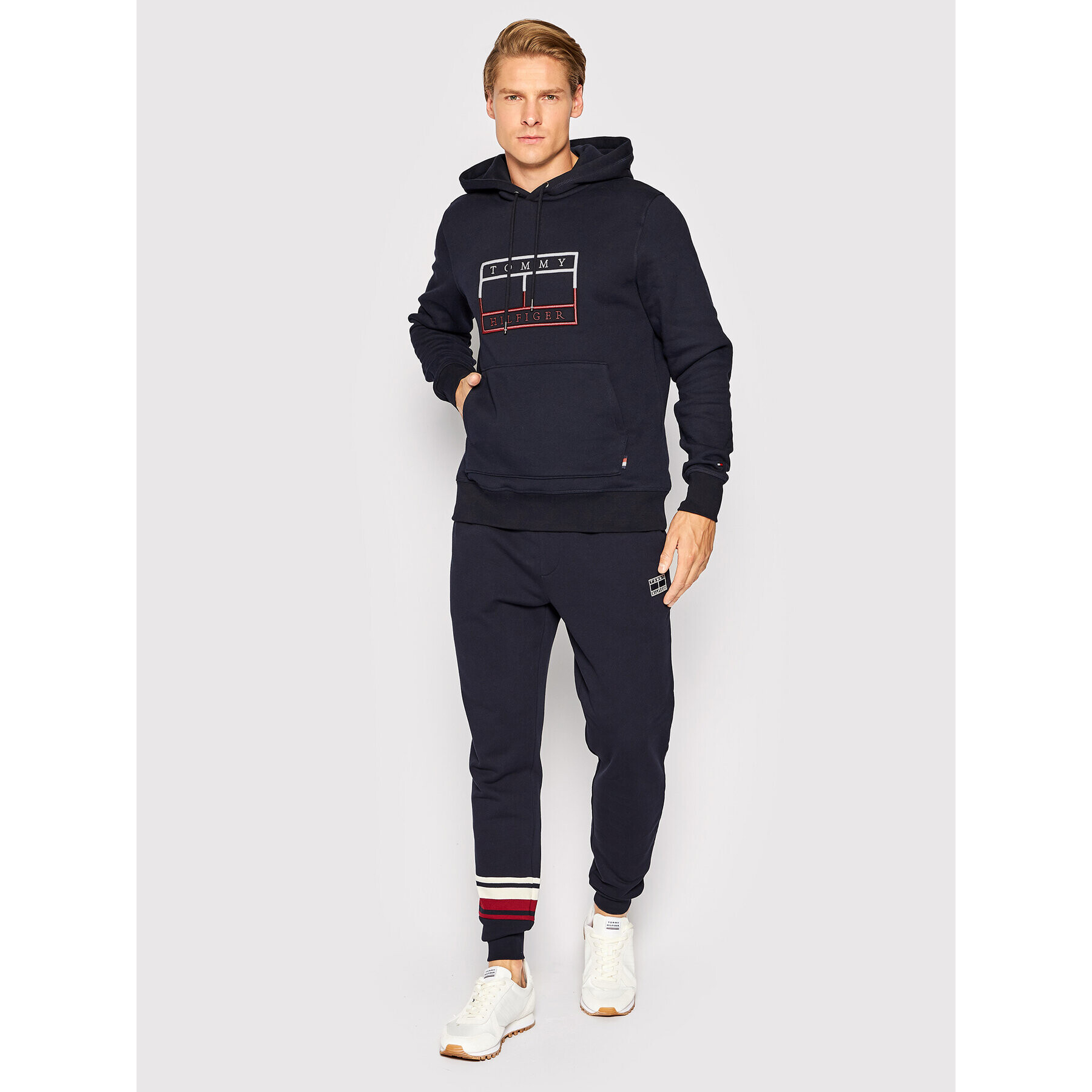 Tommy Hilfiger Teplákové kalhoty Stripe Detail MW0MW25768 Tmavomodrá Regular Fit - Pepit.cz