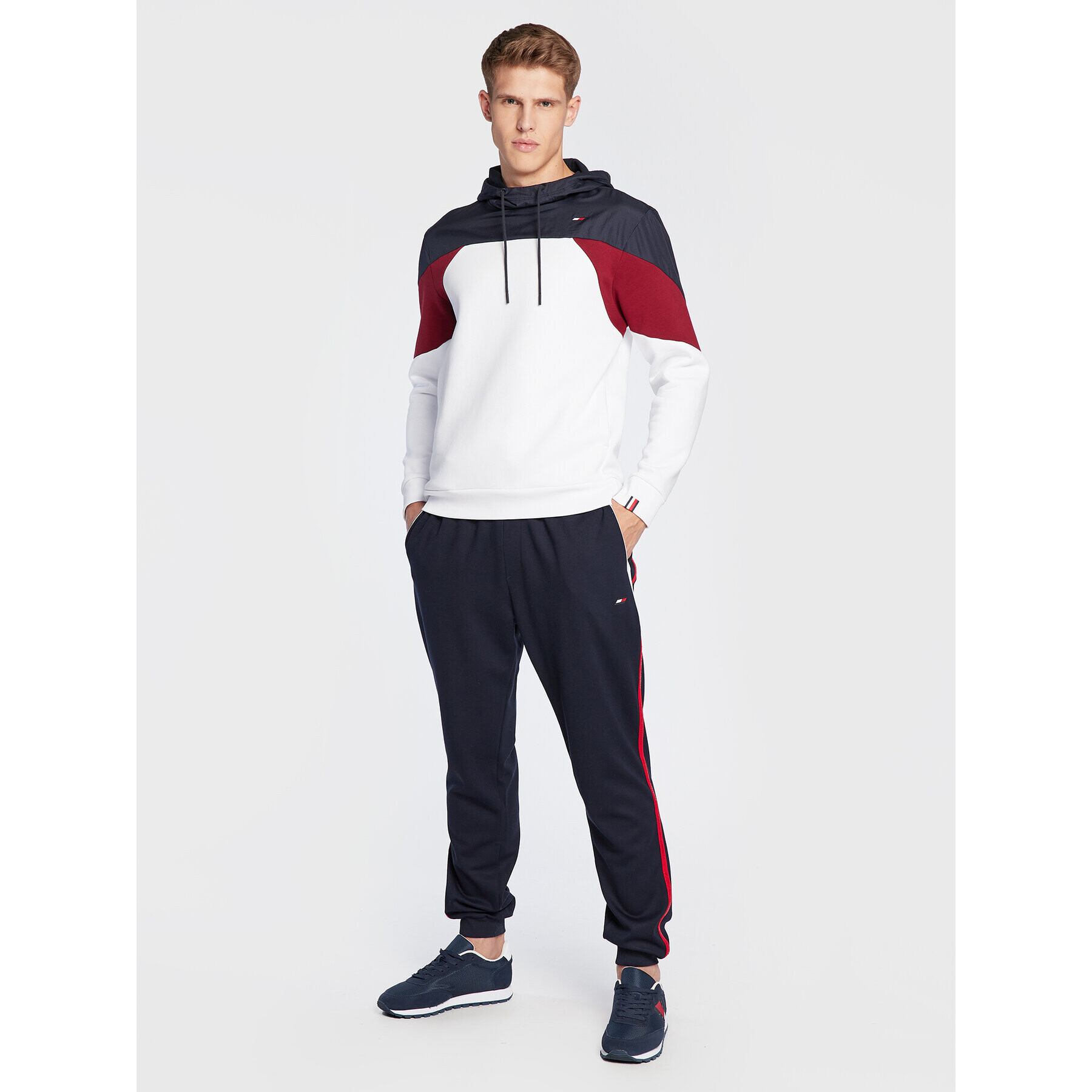 Tommy Hilfiger Teplákové kalhoty Trim MW0MW27555 Tmavomodrá Regular Fit - Pepit.cz