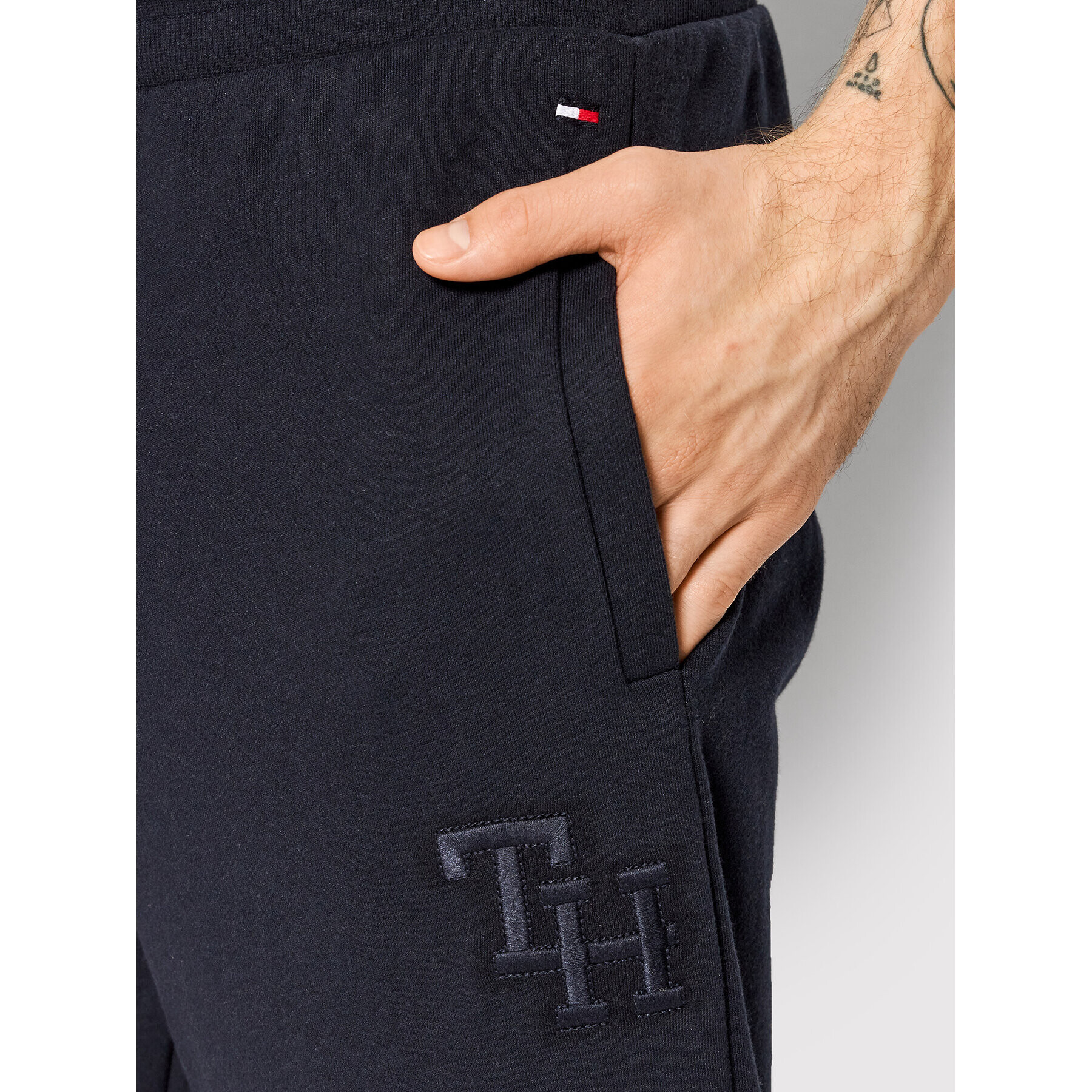 Tommy Hilfiger Teplákové kalhoty UM0UM02397 Tmavomodrá Regular Fit - Pepit.cz