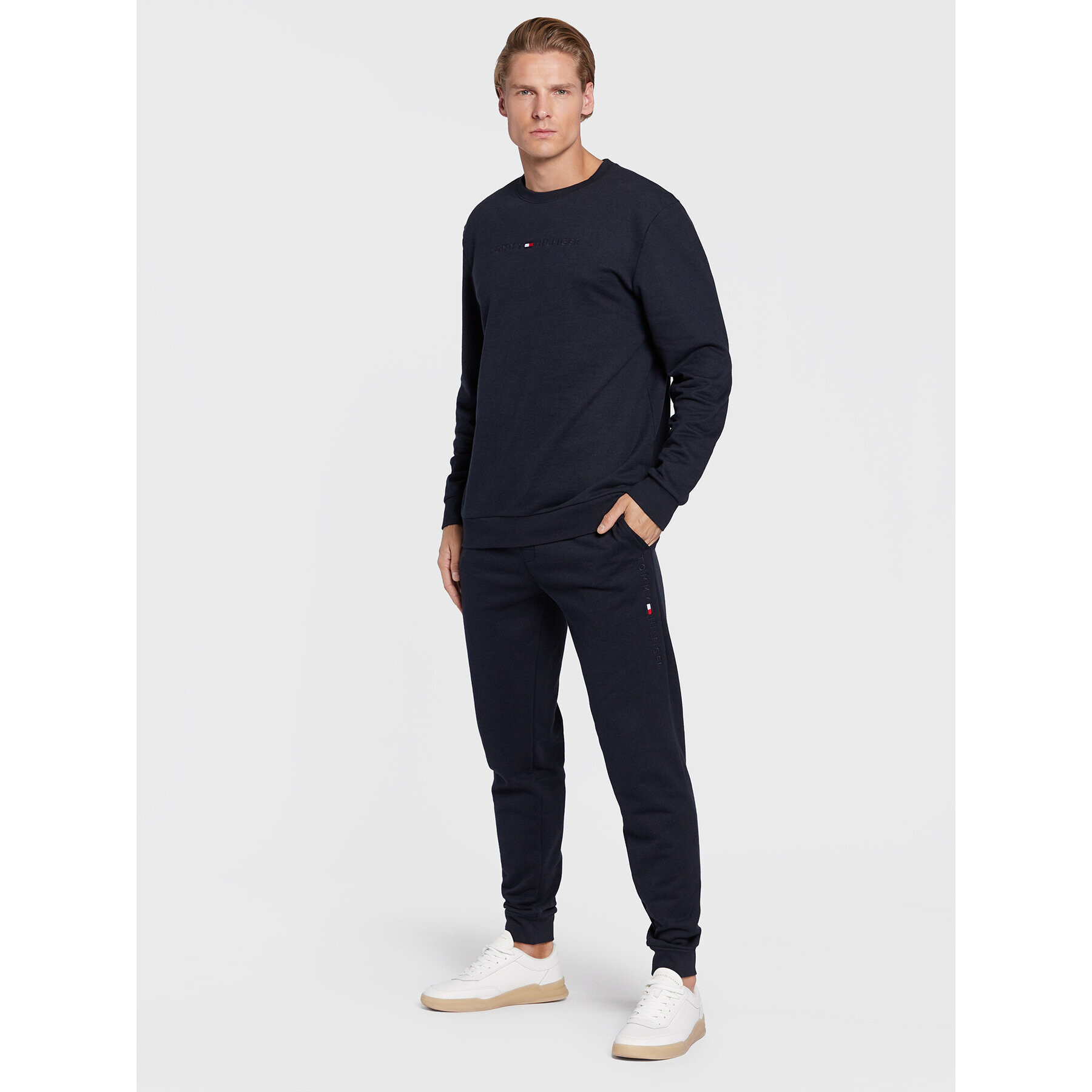 Tommy Hilfiger Teplákové kalhoty UM0UM02667 Tmavomodrá Relaxed Fit - Pepit.cz