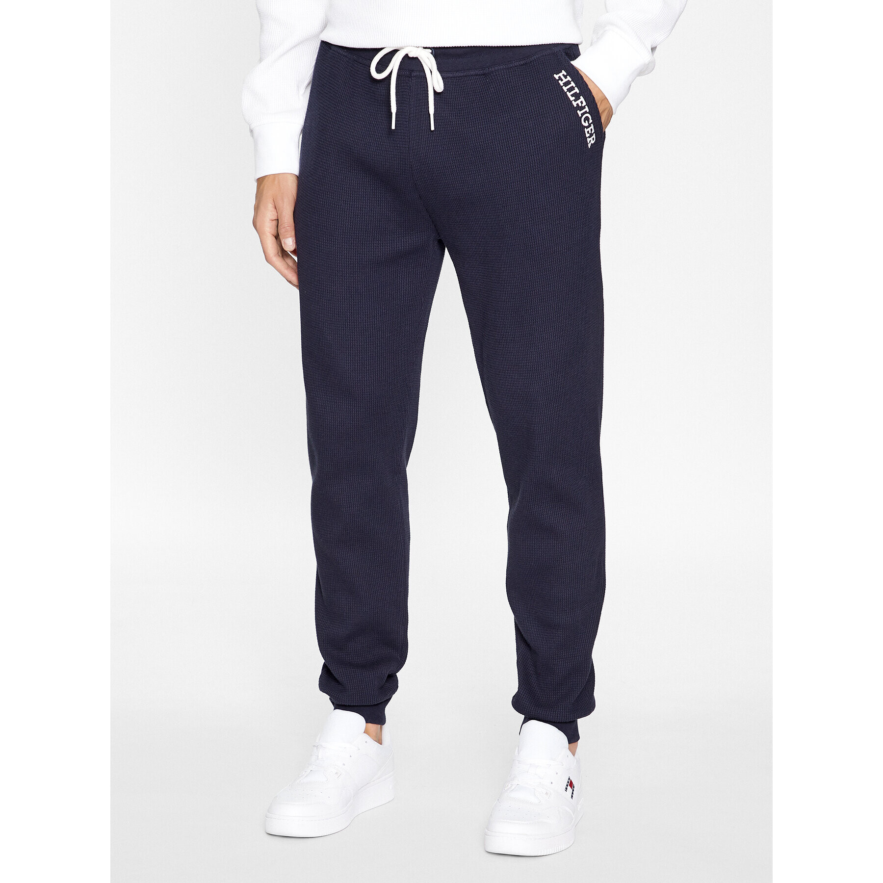 Tommy Hilfiger Teplákové kalhoty UM0UM03097 Tmavomodrá Regular Fit - Pepit.cz