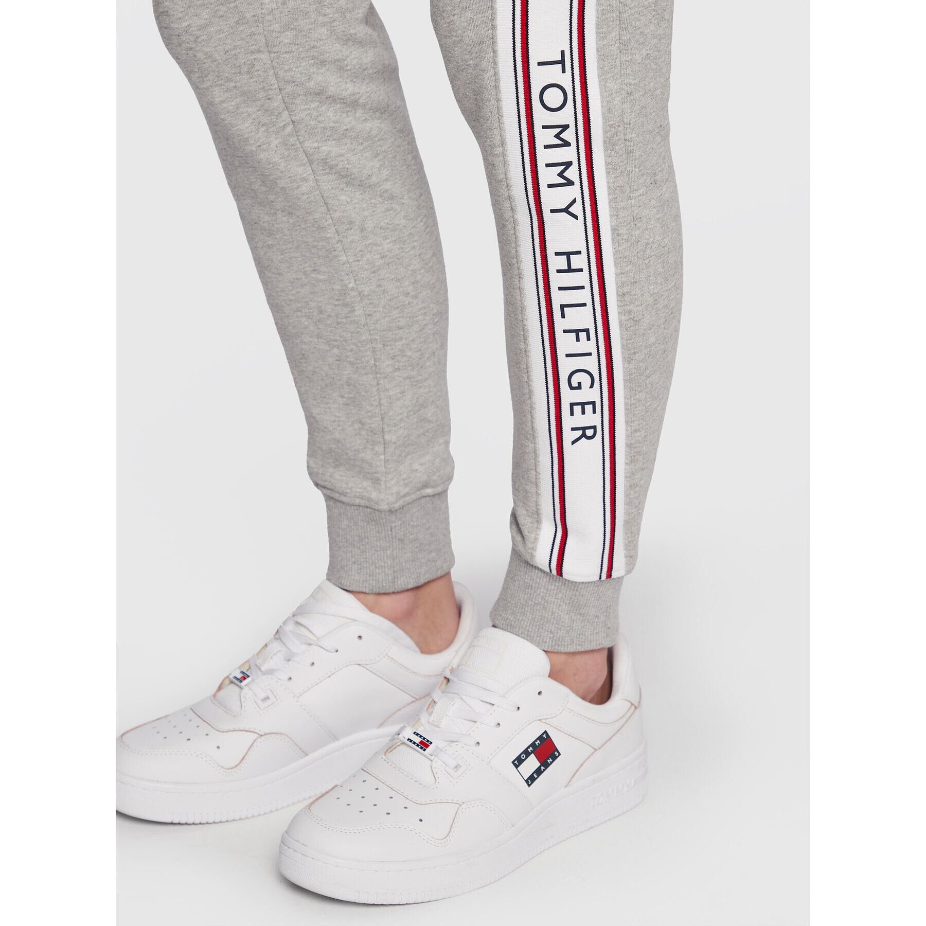 Tommy Hilfiger Teplákové kalhoty UW0UW03596 Šedá Tapered Leg - Pepit.cz