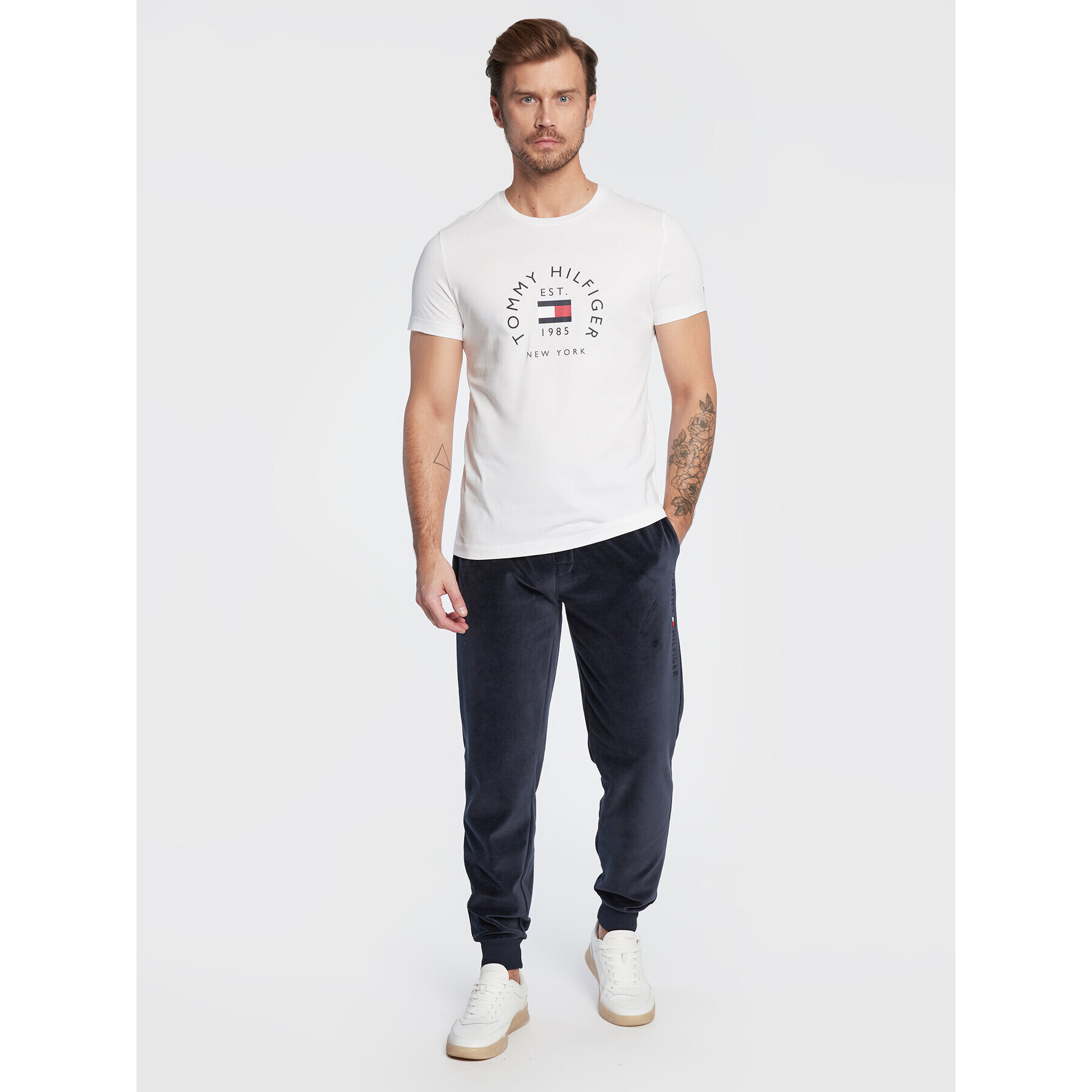 Tommy Hilfiger Teplákové kalhoty Velour UM0UM02669 Tmavomodrá Relaxed Fit - Pepit.cz