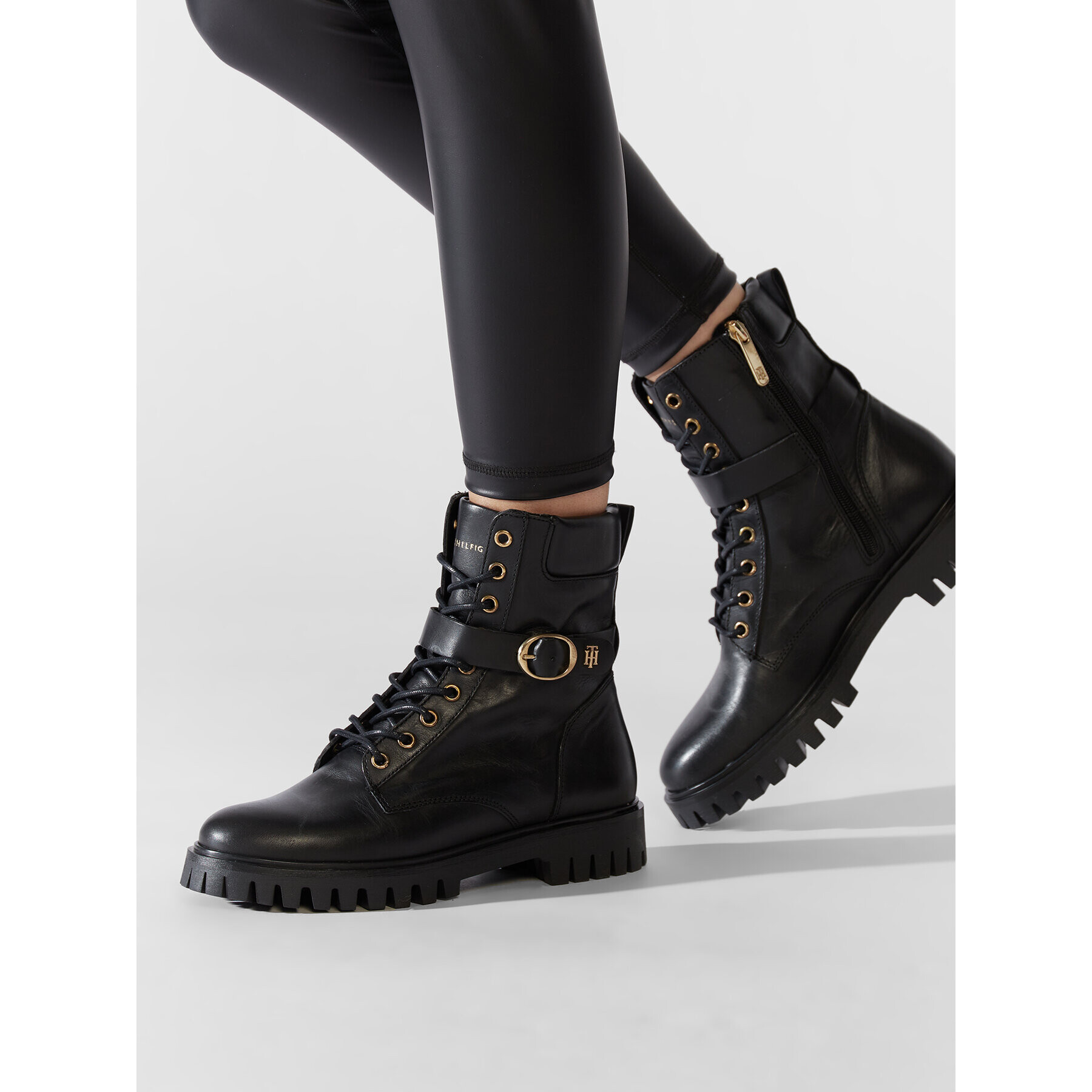 Tommy Hilfiger Turistická obuv Buckle Lace Up Boot FW0FW06734 Černá - Pepit.cz