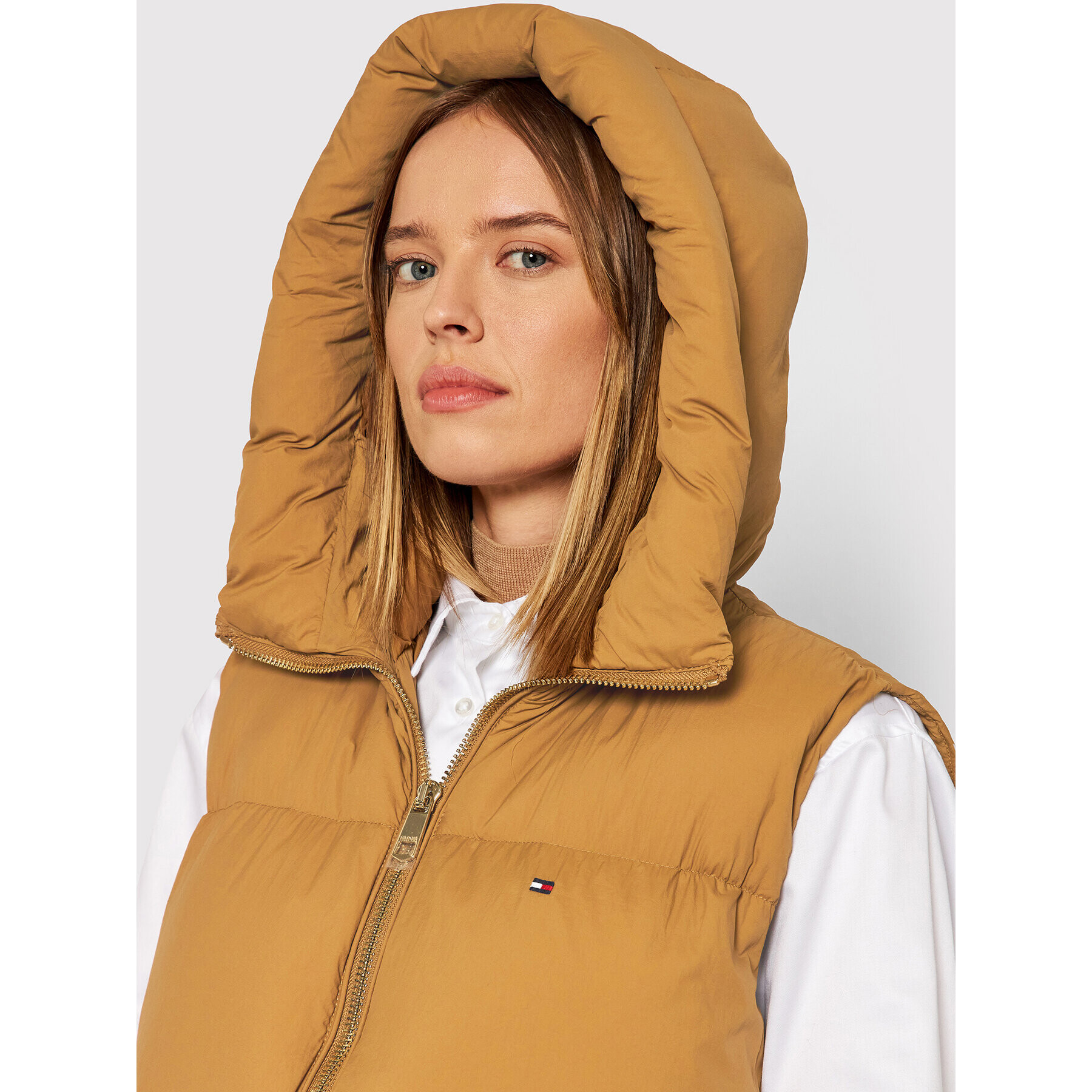 Tommy Hilfiger Vesta Puffer WW0WW32182 Hnědá Regular Fit - Pepit.cz