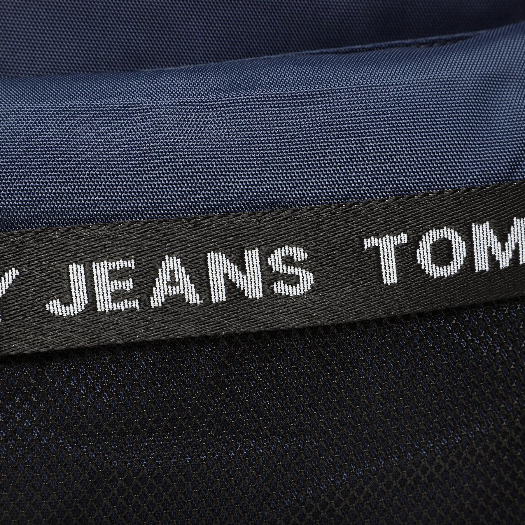 Tommy Jeans Batoh Tjm Essential Backpack AM0AM10900 Tmavomodrá - Pepit.cz