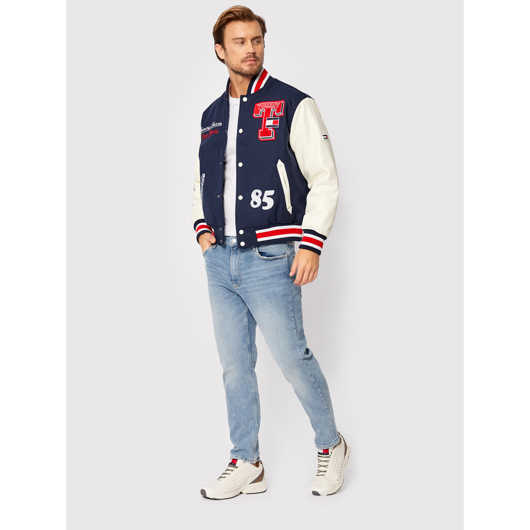 Tommy Jeans Bunda bomber Collegiate Letterman DM0DM14398 Tmavomodrá Relaxed Fit - Pepit.cz