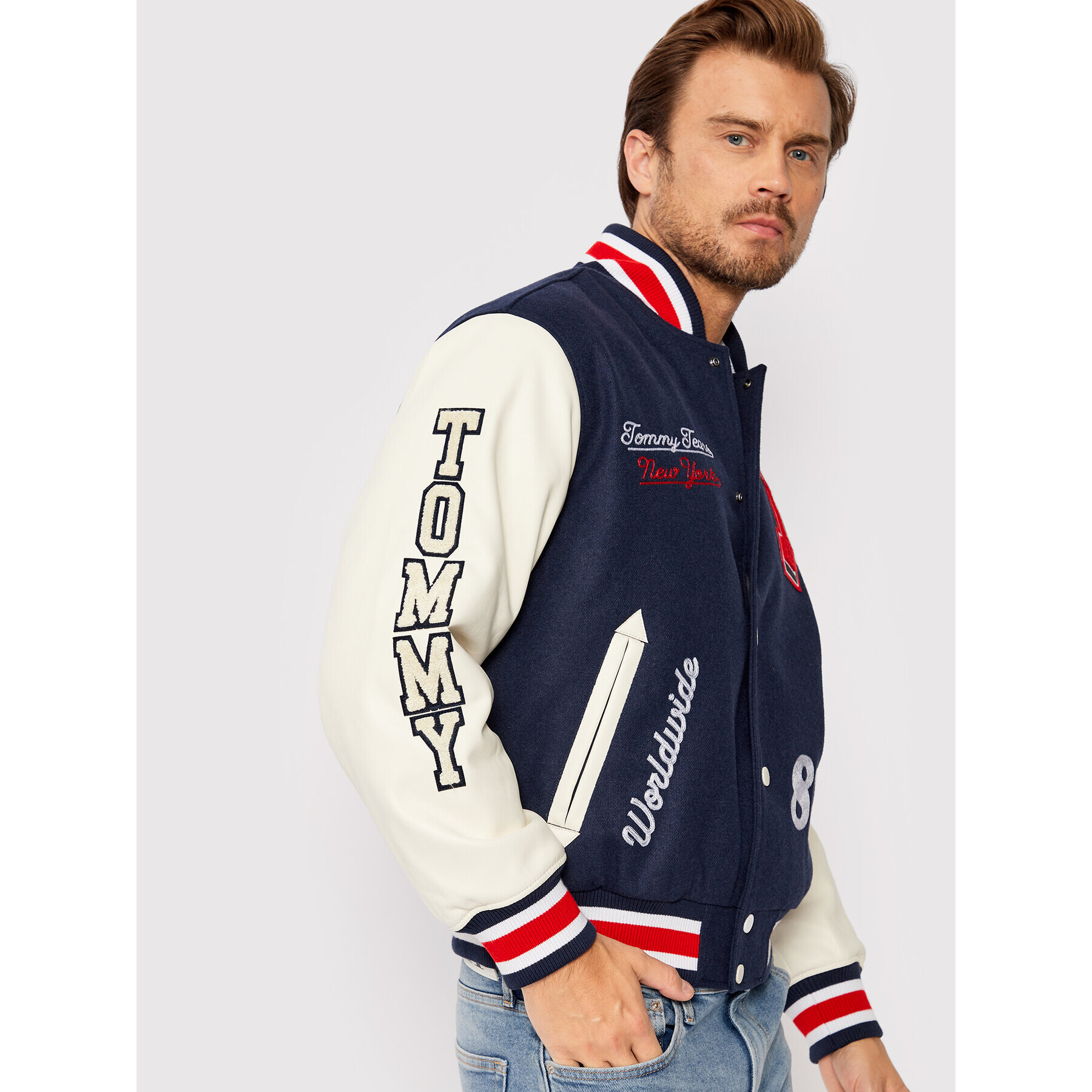 Tommy Jeans Bunda bomber Collegiate Letterman DM0DM14398 Tmavomodrá Relaxed Fit - Pepit.cz