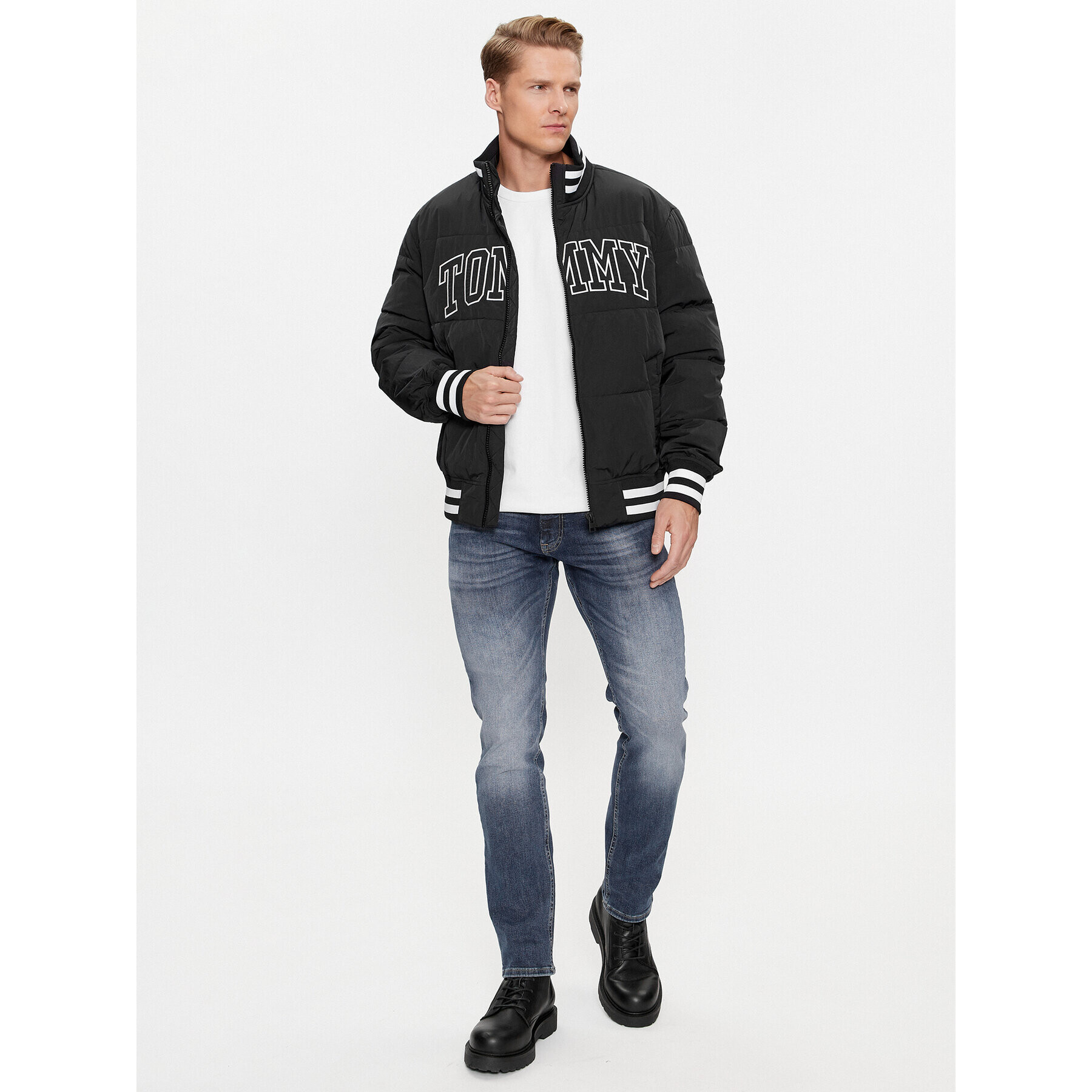 Tommy Jeans Bunda bomber DM0DM17479 Černá Relaxed Fit - Pepit.cz