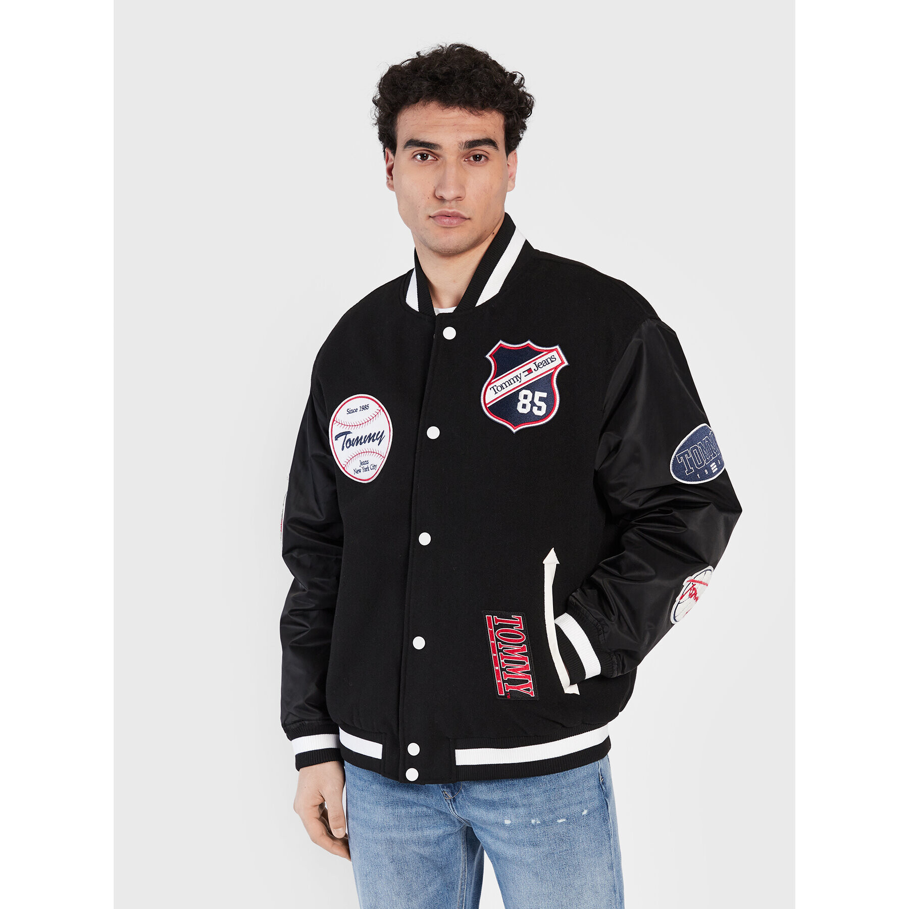 Tommy Jeans Bunda bomber Letterman DM0DM15608 Černá Regular Fit - Pepit.cz