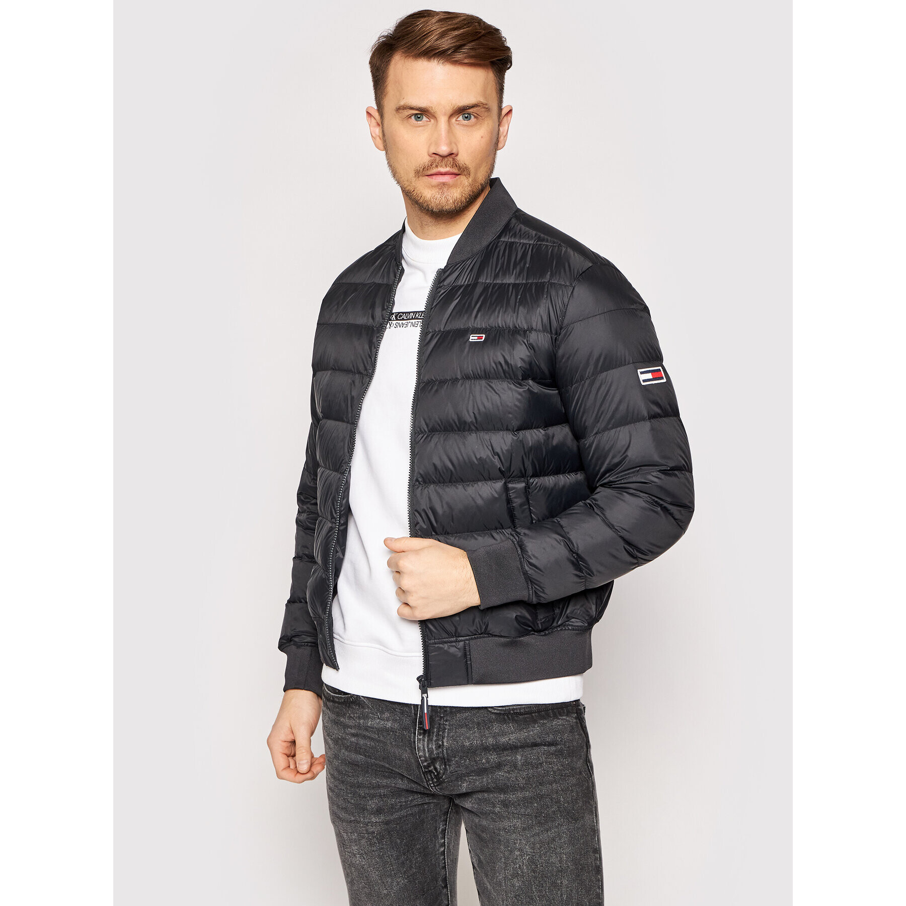 Tommy Jeans Bunda bomber Light Down DM0DM10597 Černá Regular Fit - Pepit.cz