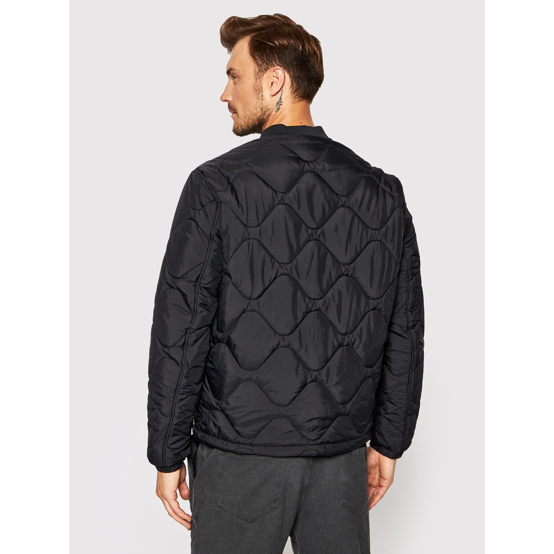 Tommy Jeans Bunda bomber Tjm Quilted DM0DM11054 Černá Regular Fit - Pepit.cz