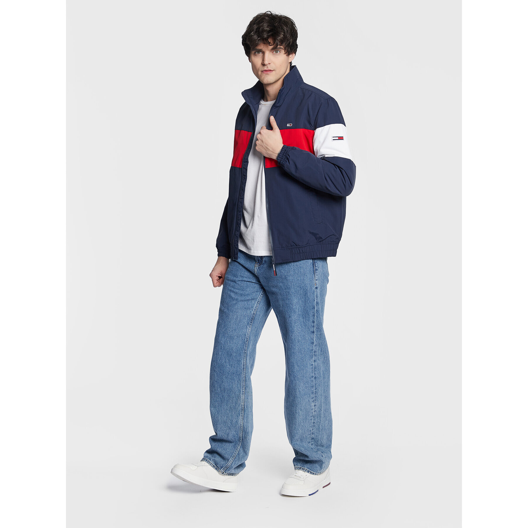 Tommy Jeans Bunda pro přechodné období Colorblock DM0DM15605 Tmavomodrá Regular Fit - Pepit.cz