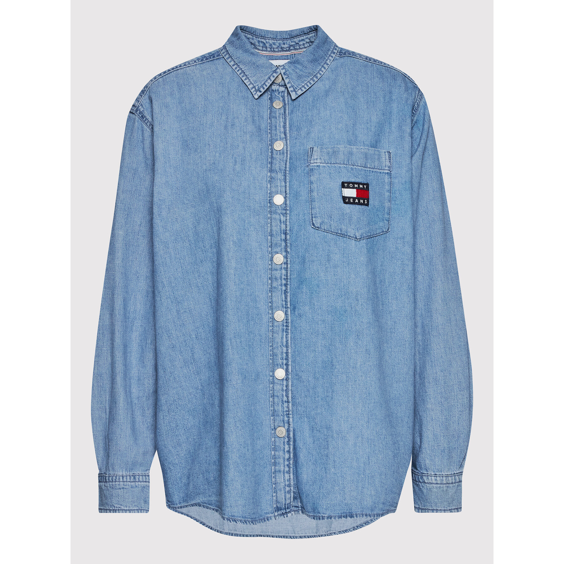 Tommy Jeans džínová košile Chambray Badge DW0DW13713 Modrá Boyfriend Fit - Pepit.cz