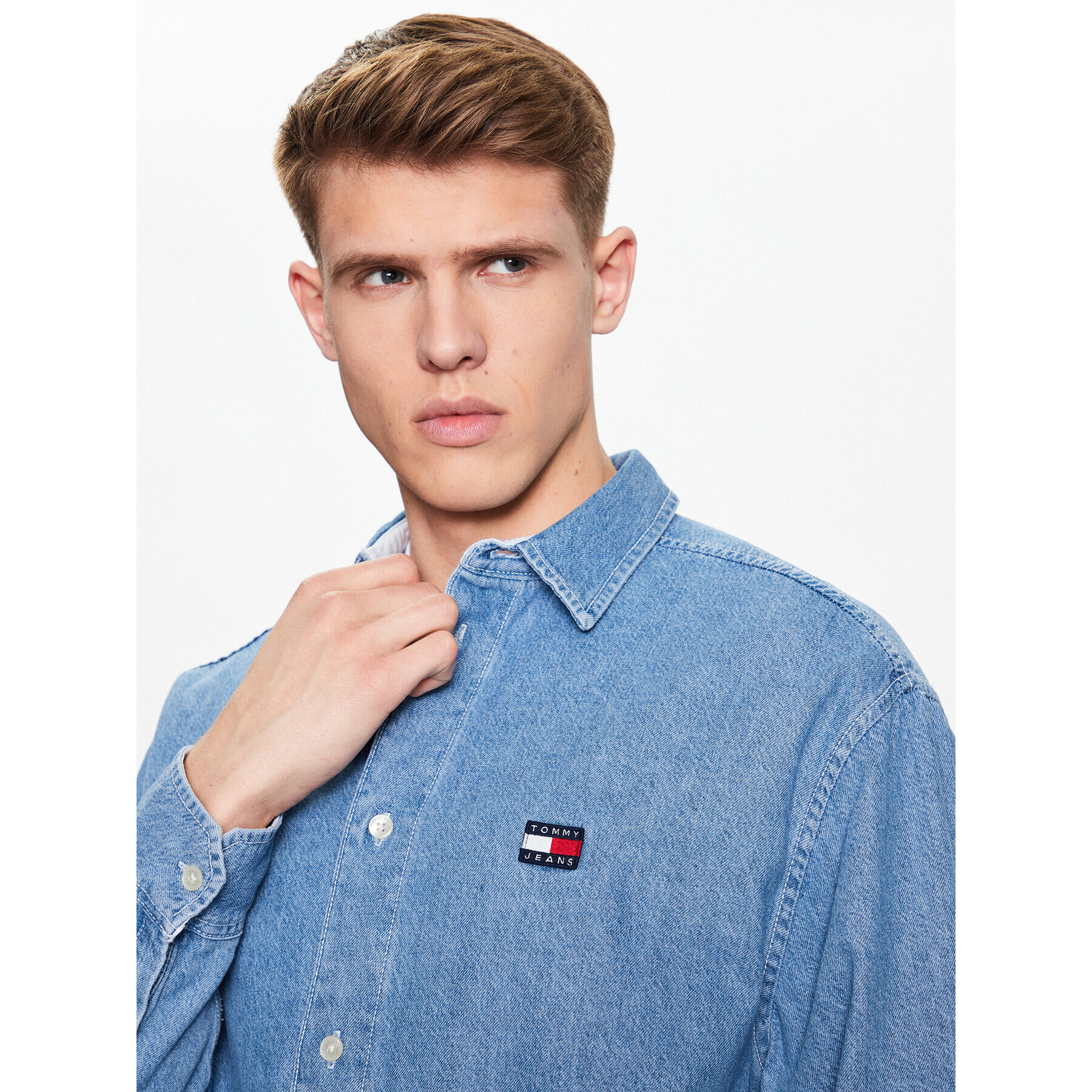 Tommy Jeans džínová košile DM0DM15932 Modrá Skater Fit - Pepit.cz