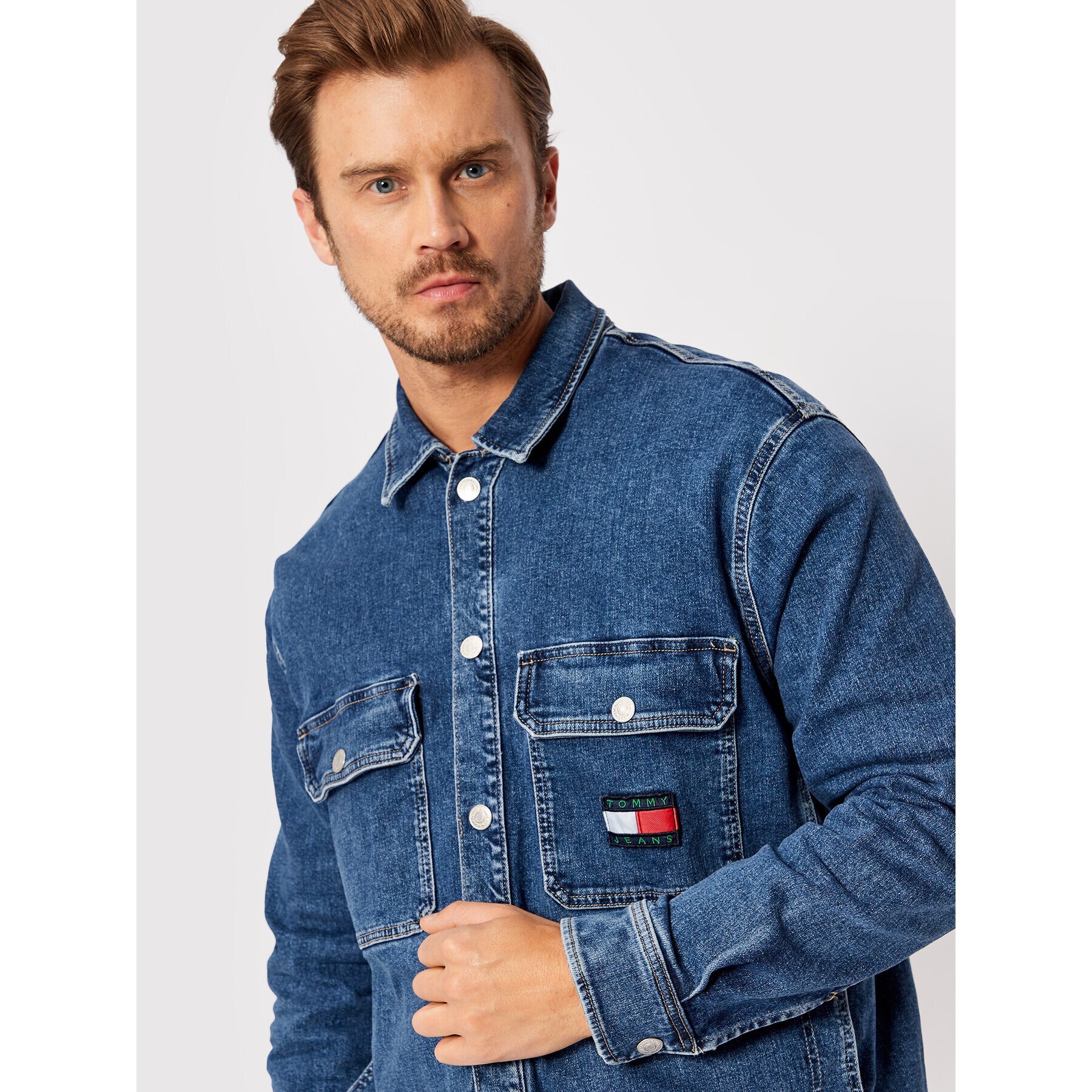 Tommy Jeans džínová košile Utility DM0DM13713 Tmavomodrá Regular Fit - Pepit.cz