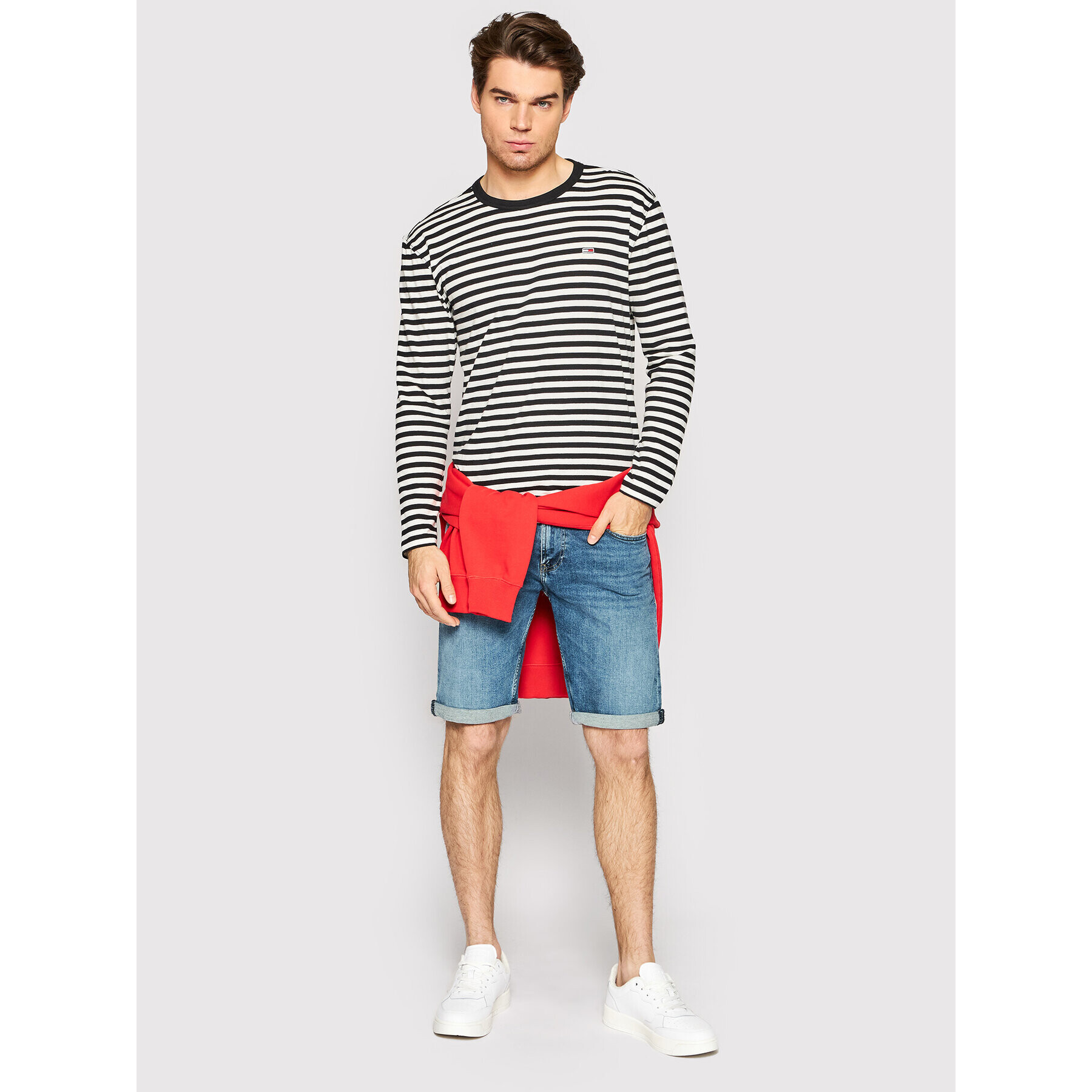 Tommy Jeans Džínové šortky Ronnie DM0DM12741 Tmavomodrá Relaxed Fit - Pepit.cz