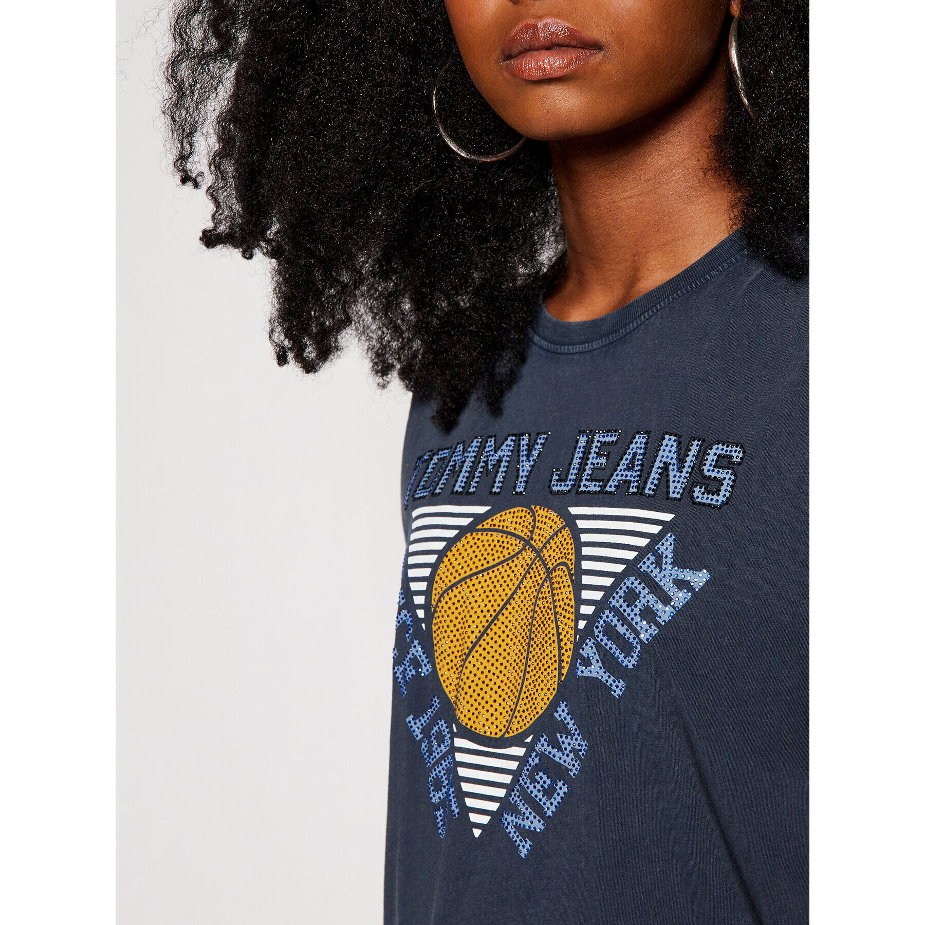 Tommy Jeans Halenka Basketball DW0DW09821 Tmavomodrá Relaxed Fit - Pepit.cz