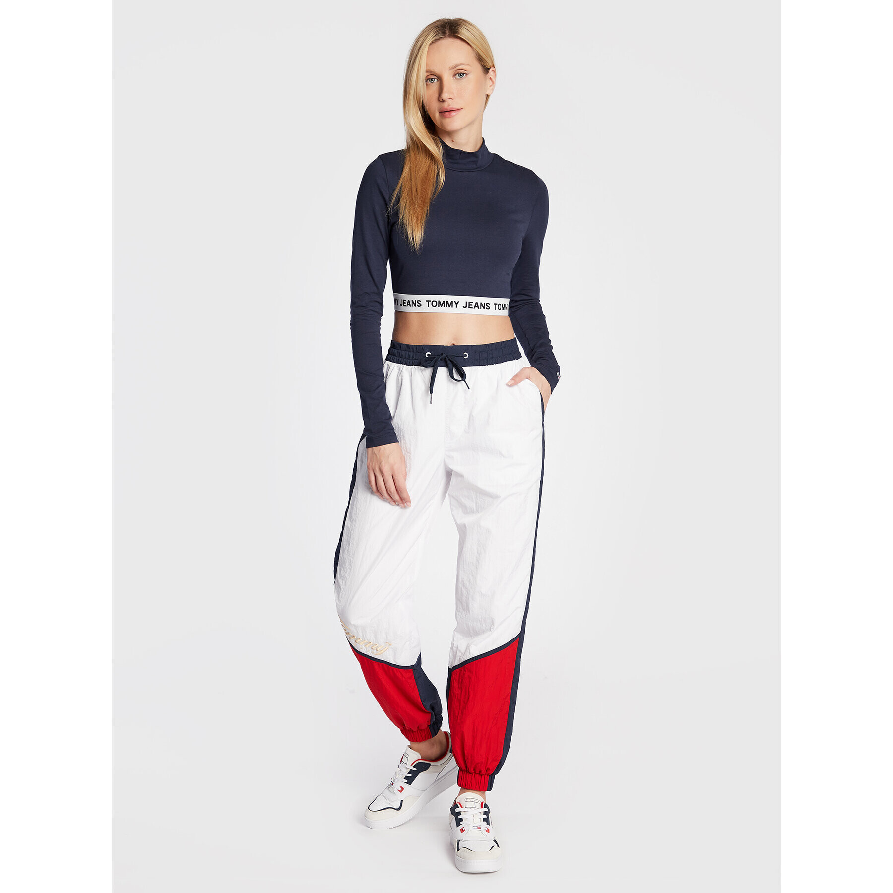 Tommy Jeans Halenka Crop Logo DW0DW13495 Tmavomodrá Regular Fit - Pepit.cz