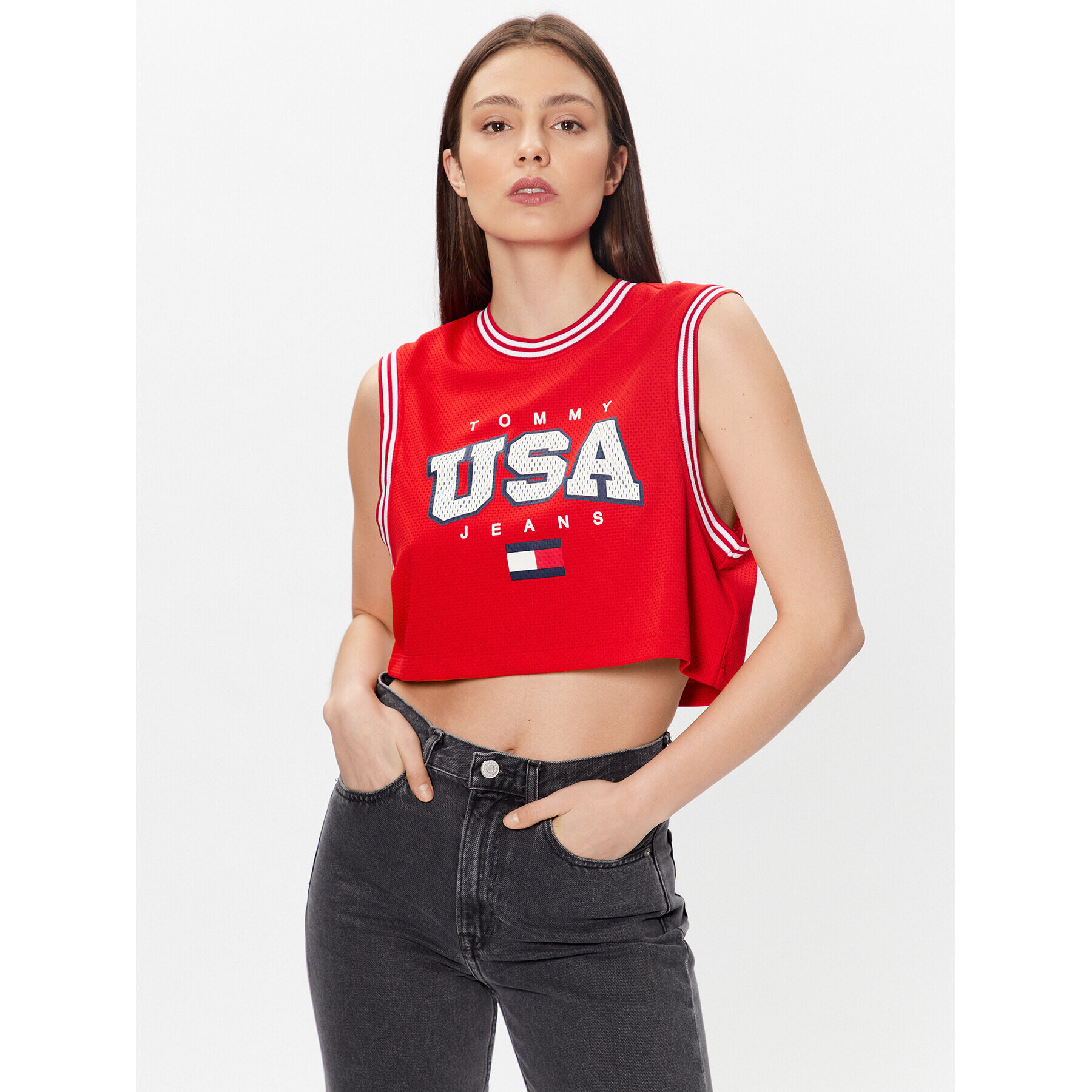 Tommy Jeans Halenka USA Basketball DW0DW15304 Červená Cropped Fit - Pepit.cz