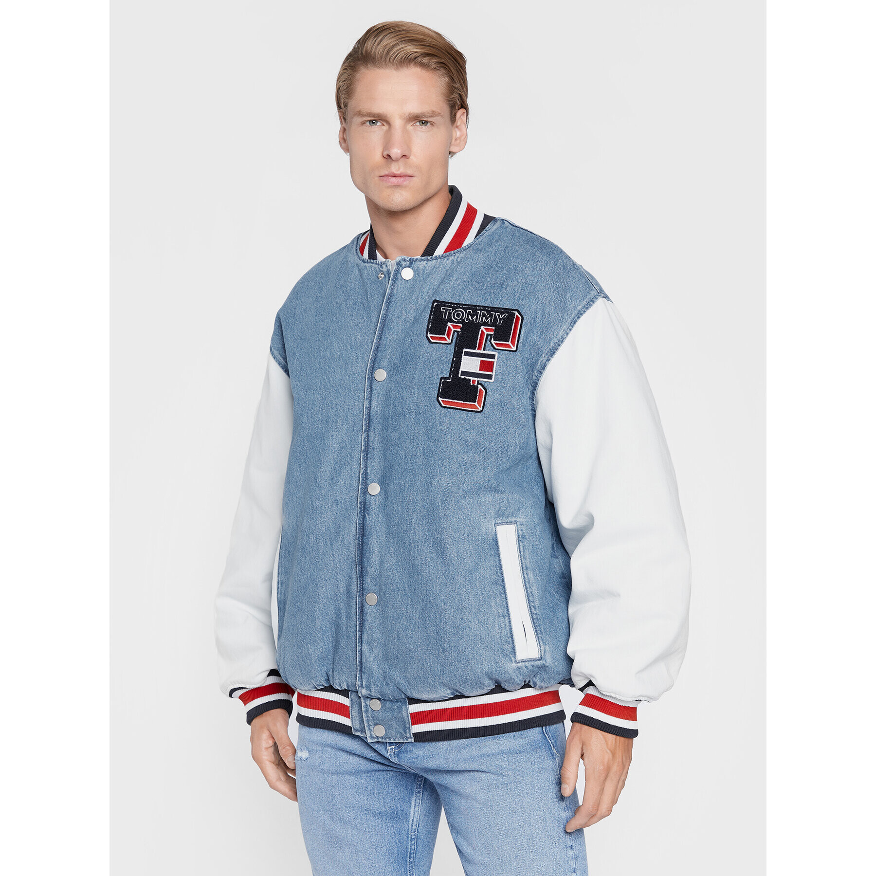 Tommy Jeans Jeansová bunda Letterman DM0DM14861 Modrá Regular Fit - Pepit.cz