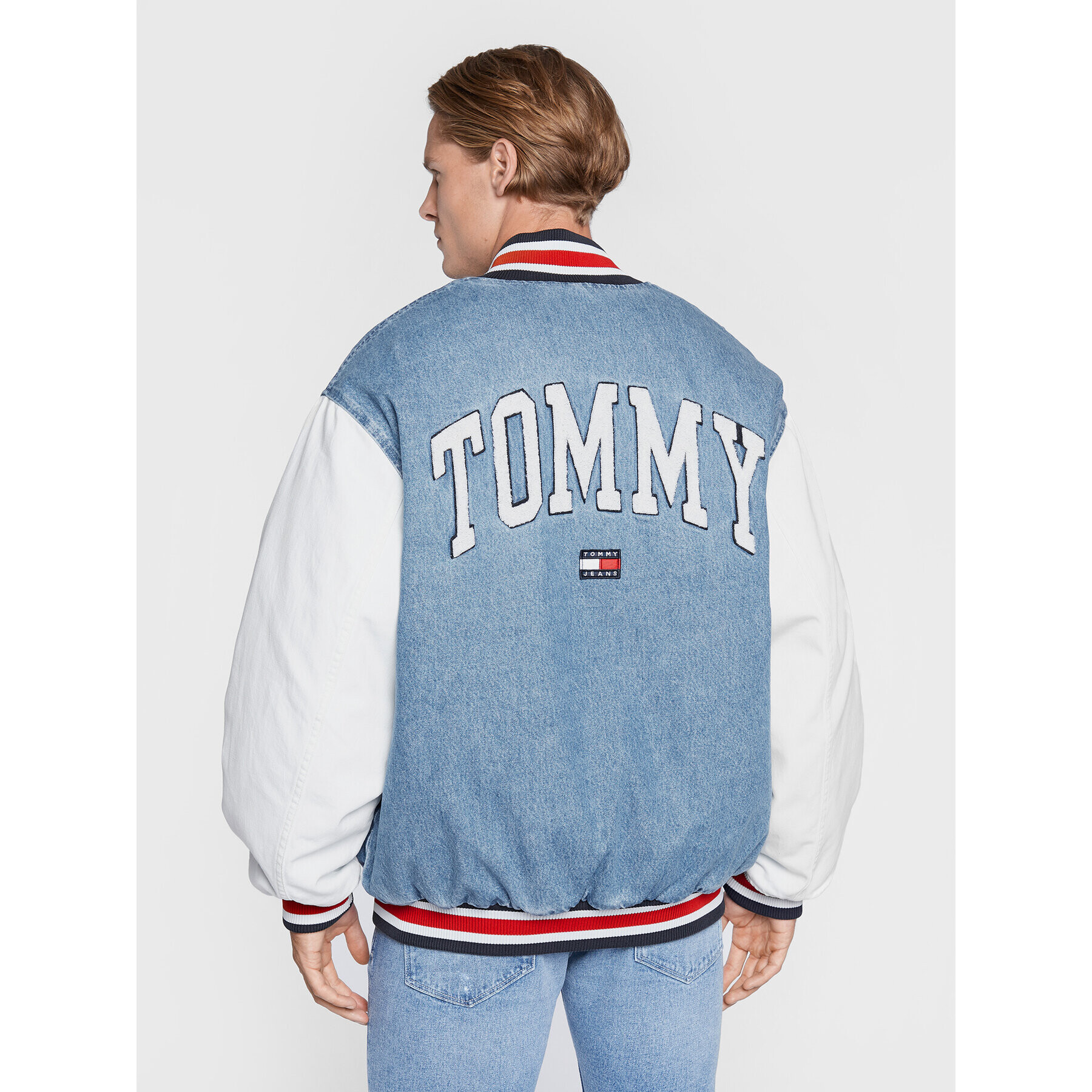 Tommy Jeans Jeansová bunda Letterman DM0DM14861 Modrá Regular Fit - Pepit.cz