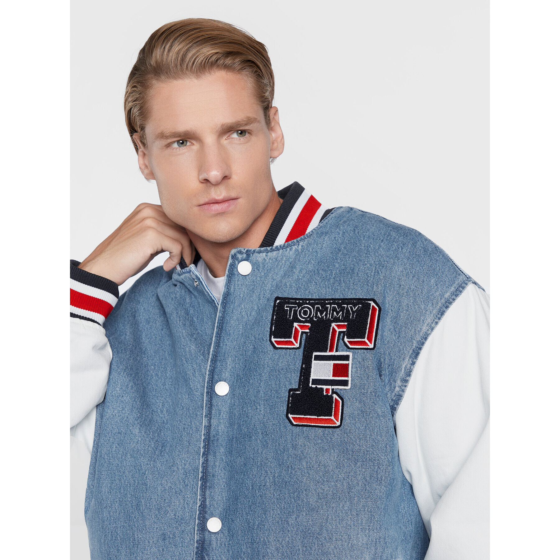 Tommy Jeans Jeansová bunda Letterman DM0DM14861 Modrá Regular Fit - Pepit.cz