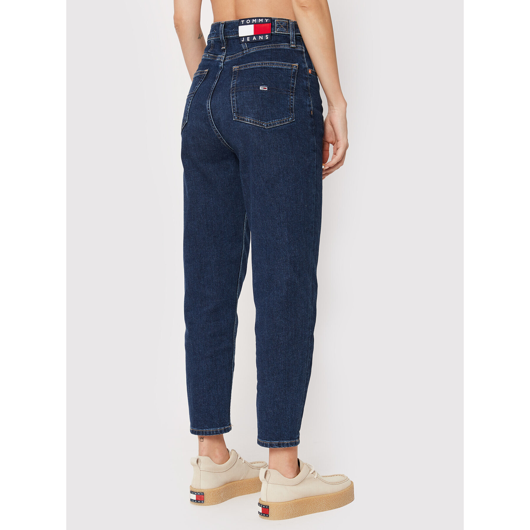 Tommy Jeans Jeansy DW0DW13379 Tmavomodrá Mom Fit - Pepit.cz