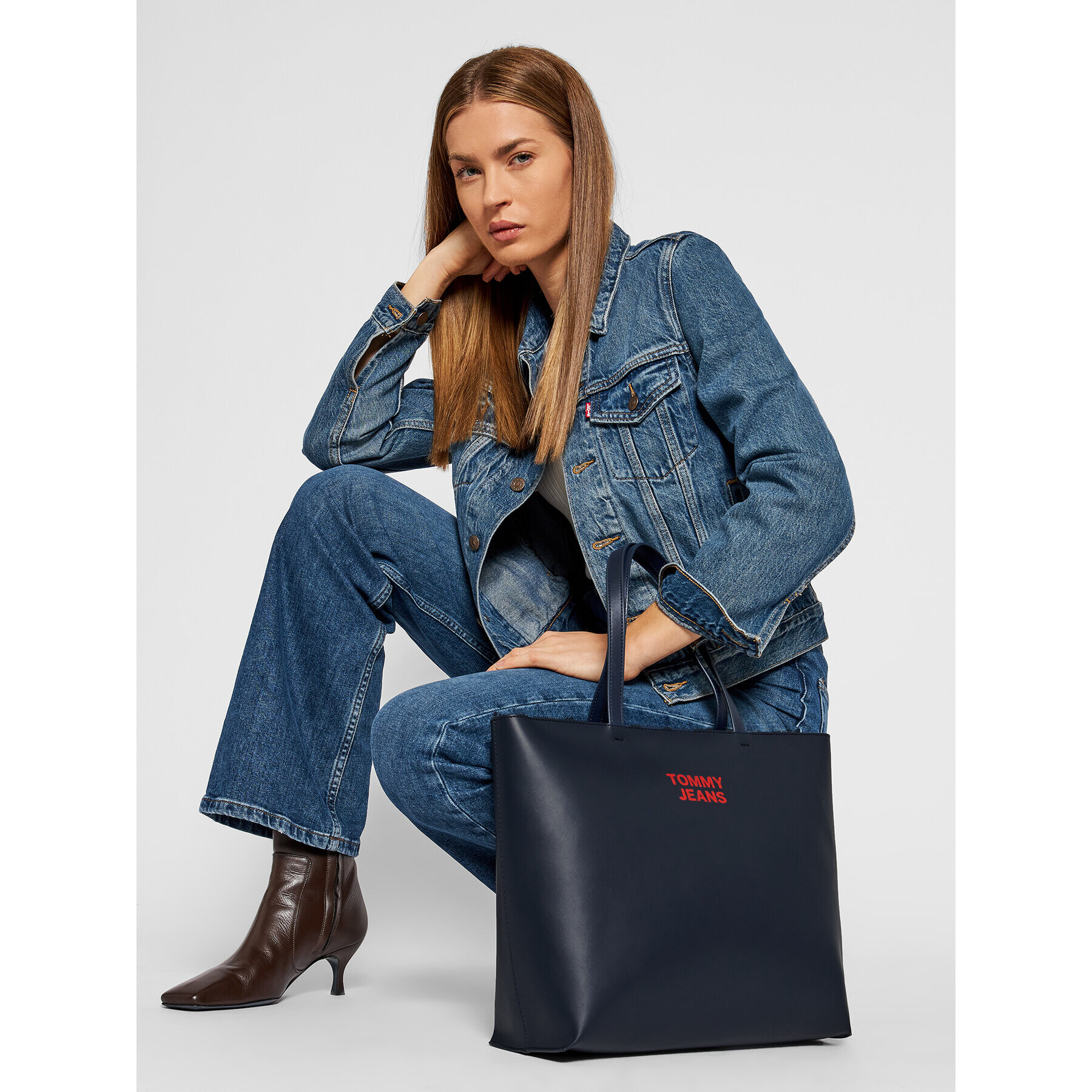 Tommy Jeans Kabelka Essemtial Pu Tote AW0AW10153 Tmavomodrá - Pepit.cz