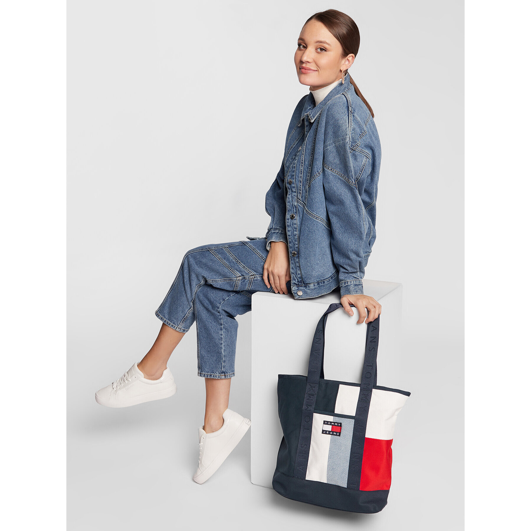 Tommy Jeans Kabelka Tjw Heritage Tote Corp AW0AW12412 Tmavomodrá - Pepit.cz