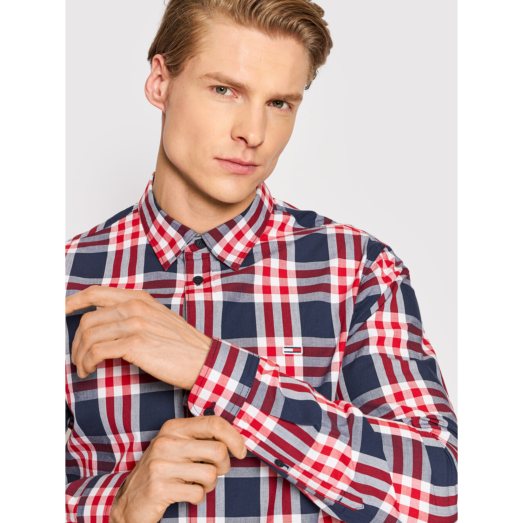 Tommy Jeans Košile Essential Poplin DM0DM13041 Tmavomodrá Regular Fit - Pepit.cz