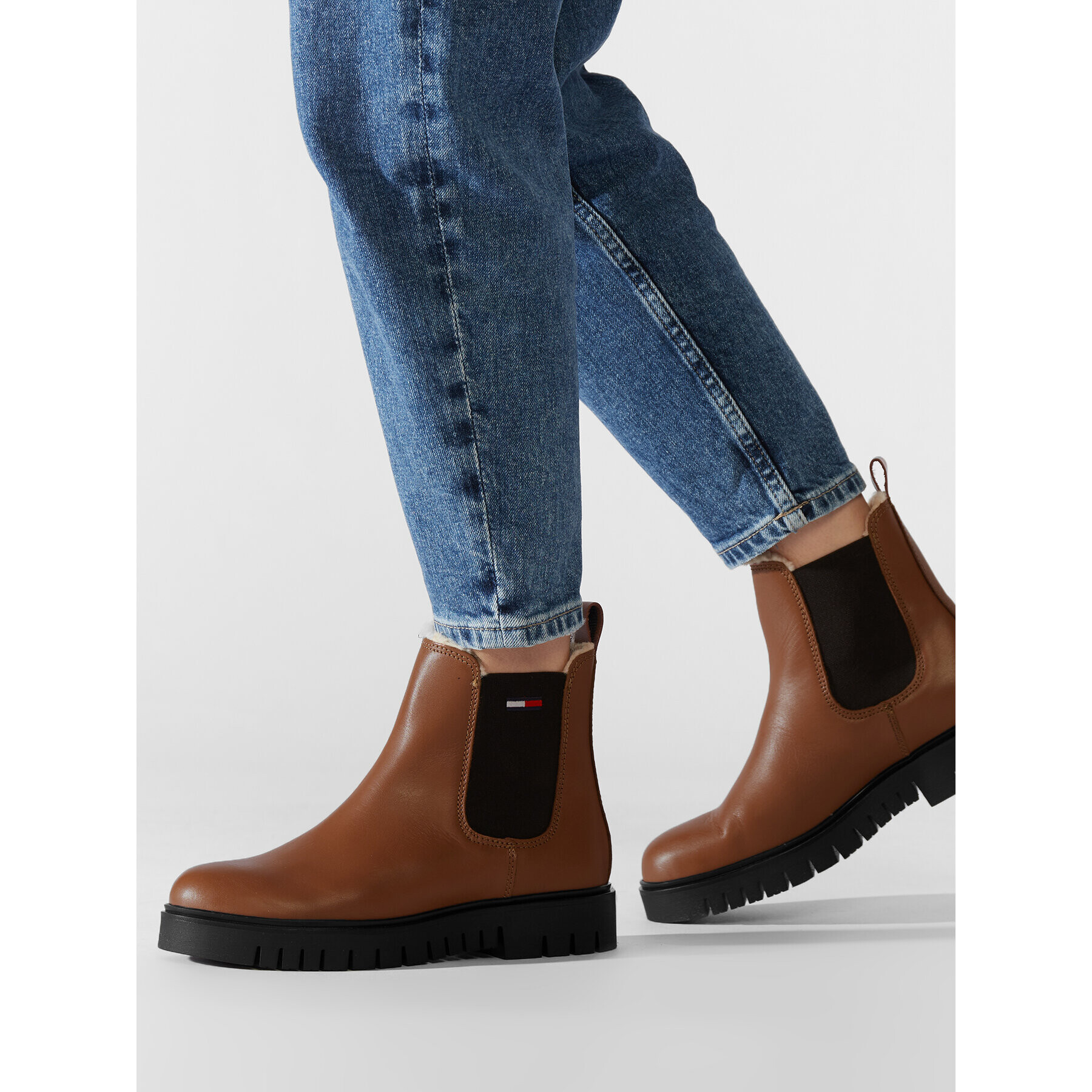 Tommy Jeans Kotníková obuv s elastickým prvkem Warmlined Chelsea Boot EN0EN01991 Hnědá - Pepit.cz