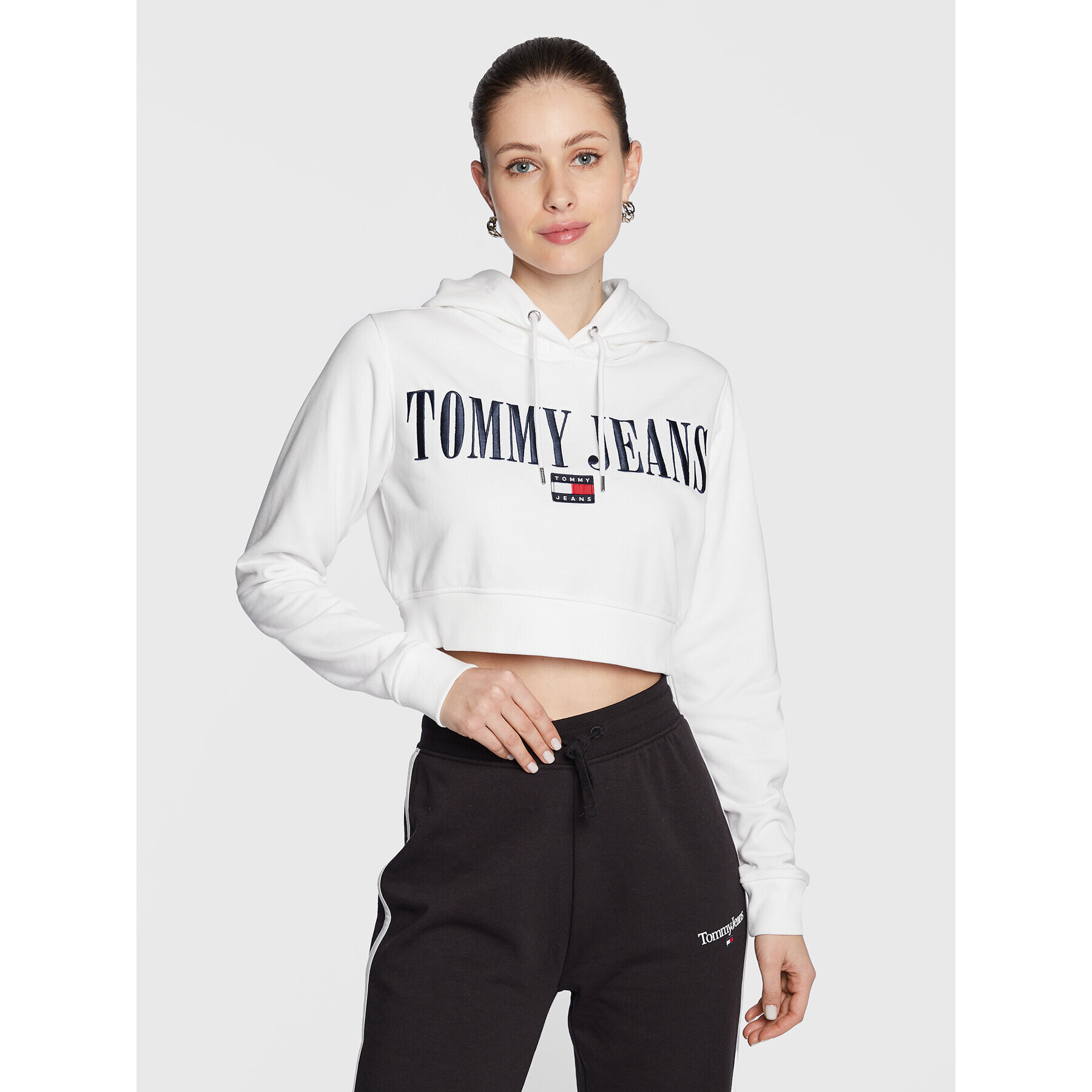 Tommy Jeans Mikina Archive DW0DW14927 Bílá Cropped Fit - Pepit.cz