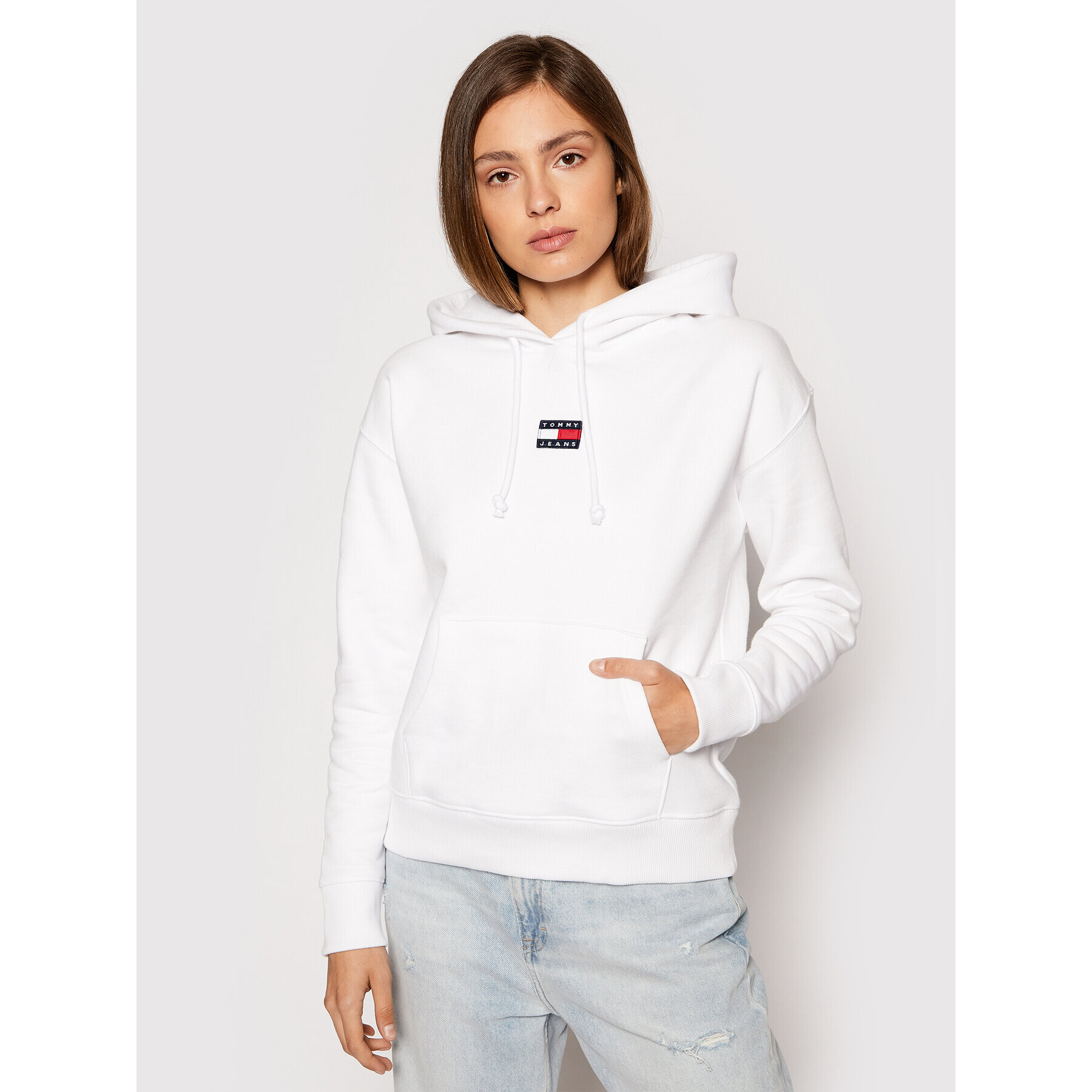 Tommy Jeans Mikina Center Badge DW0DW10403 Bílá Regular Fit - Pepit.cz