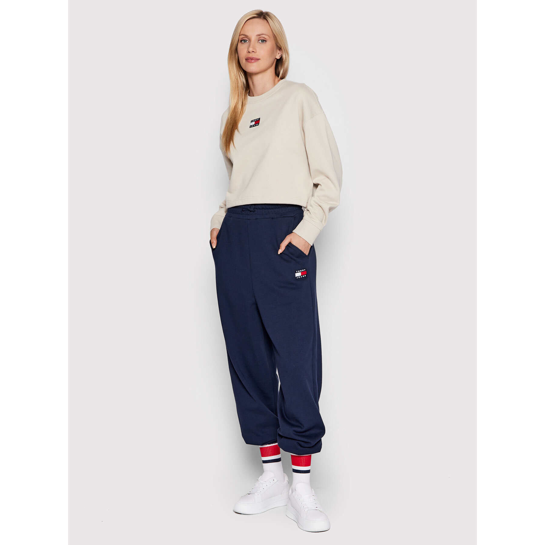 Tommy Jeans Mikina Crop Badge DW0DW12722 Béžová Relaxed Fit - Pepit.cz