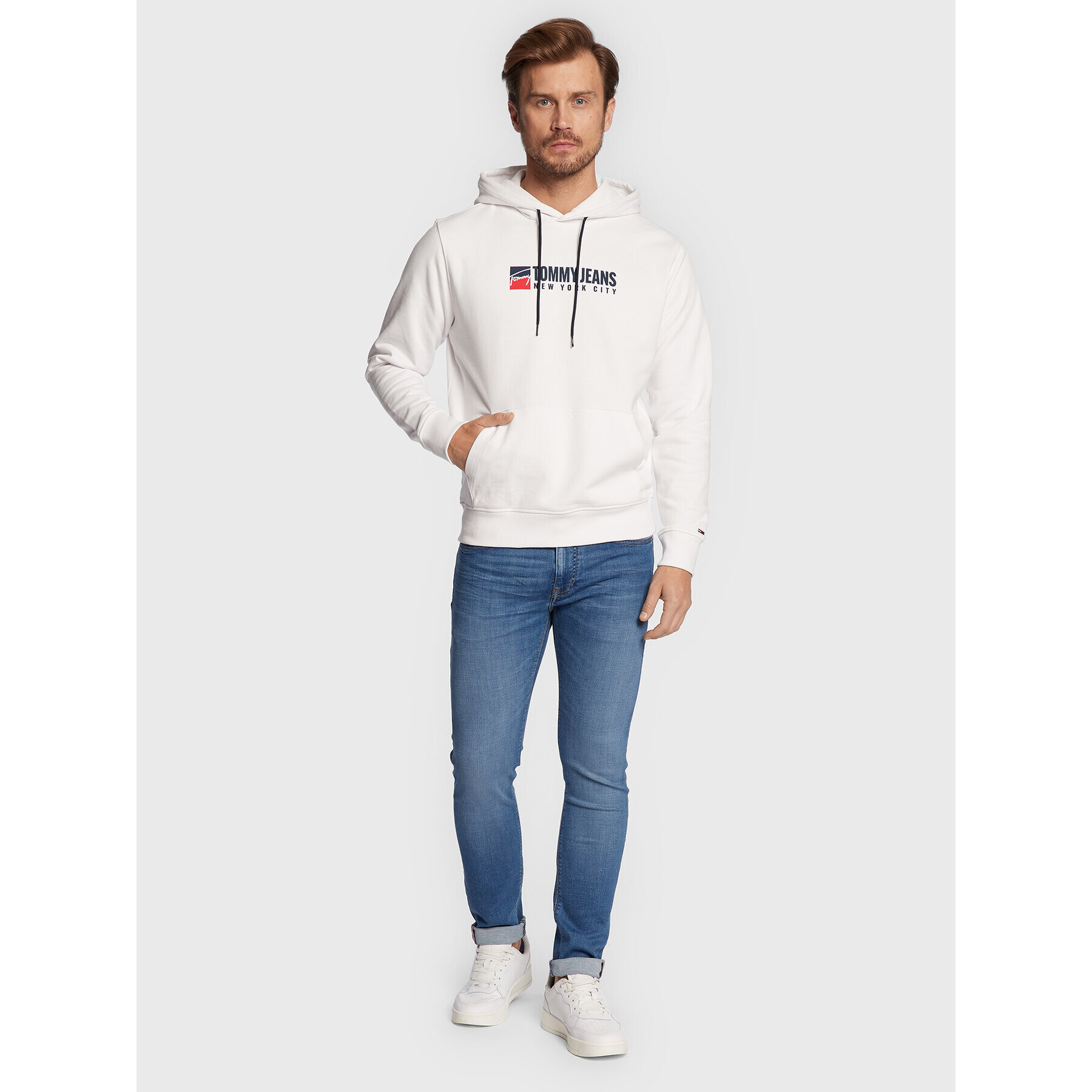 Tommy Jeans Mikina Entry Athletics DM0DM13878 Bílá Regular Fit - Pepit.cz