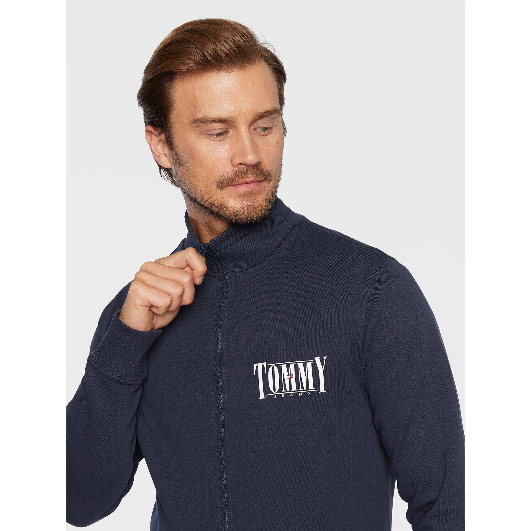 Tommy Jeans Mikina Essential Graphic DM0DM15008 Tmavomodrá Regular Fit - Pepit.cz